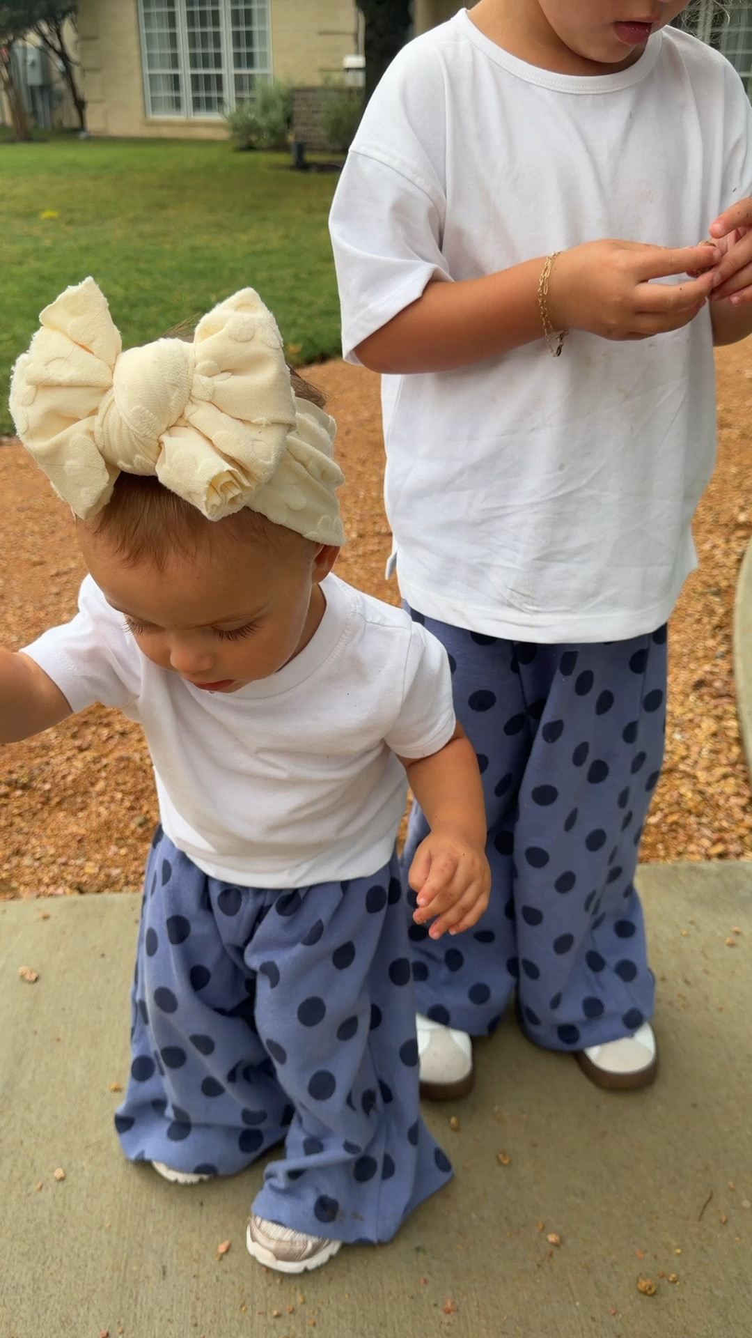 Scottie is wear 12-18m bottoms but they’re rolled / oaklee is in 4-5yrs but they’re rolled too!