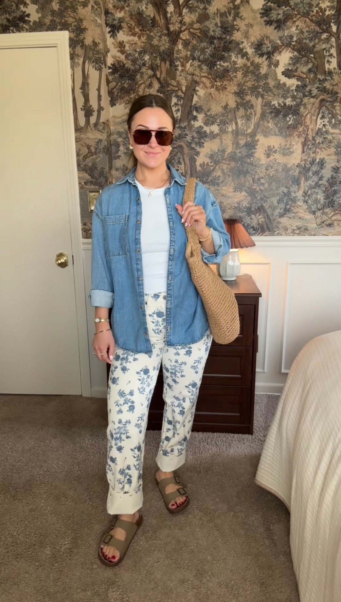 Floral pants have me in a chokehold this season 

#LTKSeasonal #LTKSaleAlert #LTKootd