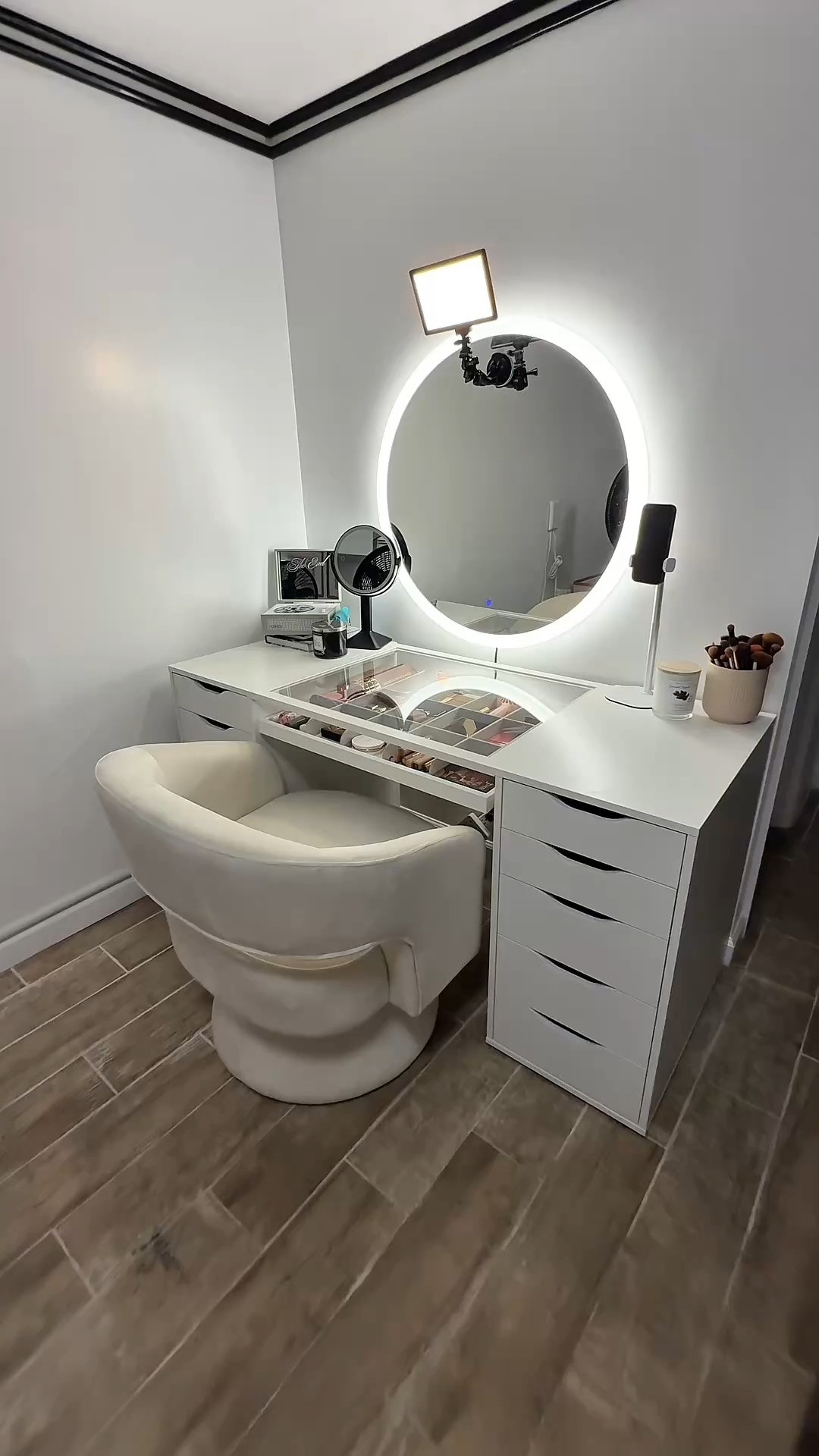 The Perfect Vanity! 

 #LTKgrwm #LTKHome #LTKBeauty