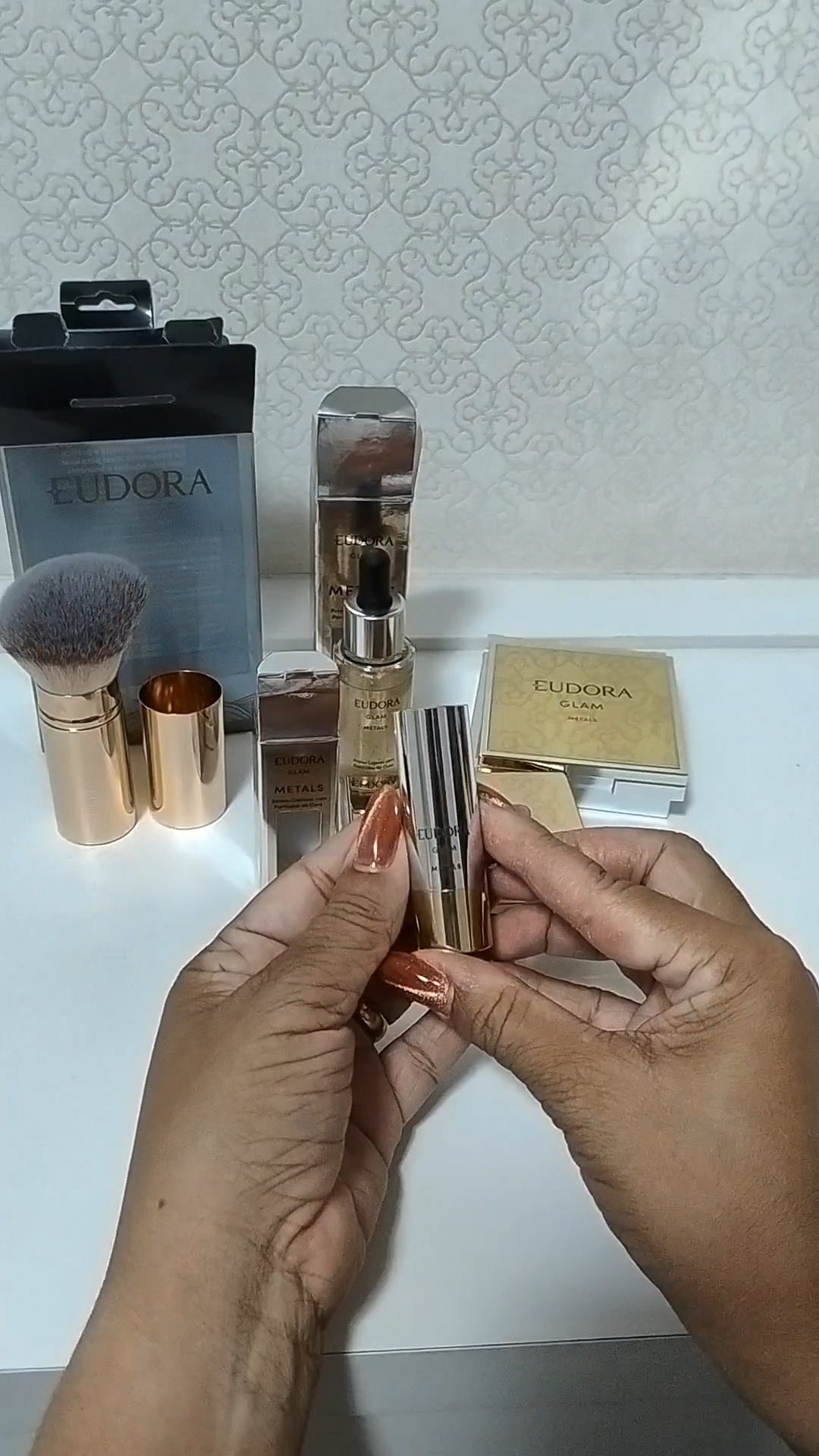 Vem conferir comigo os lançamentos da Eudora. Conheçam a linha METALS ✨

#LTKbrasil #LTKbeleza