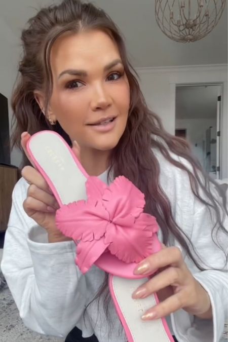 Cecelia New York Unboxing - Lila Sandal 



#LTKshoecrush #LTKSeasonal