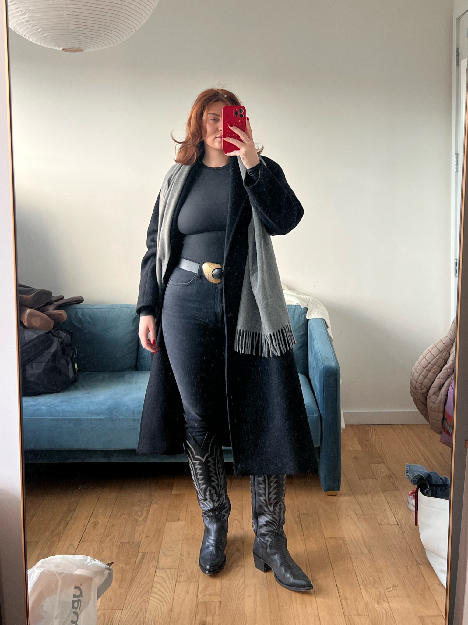 Top - L 
Jeans - 32 
Coat - XL 