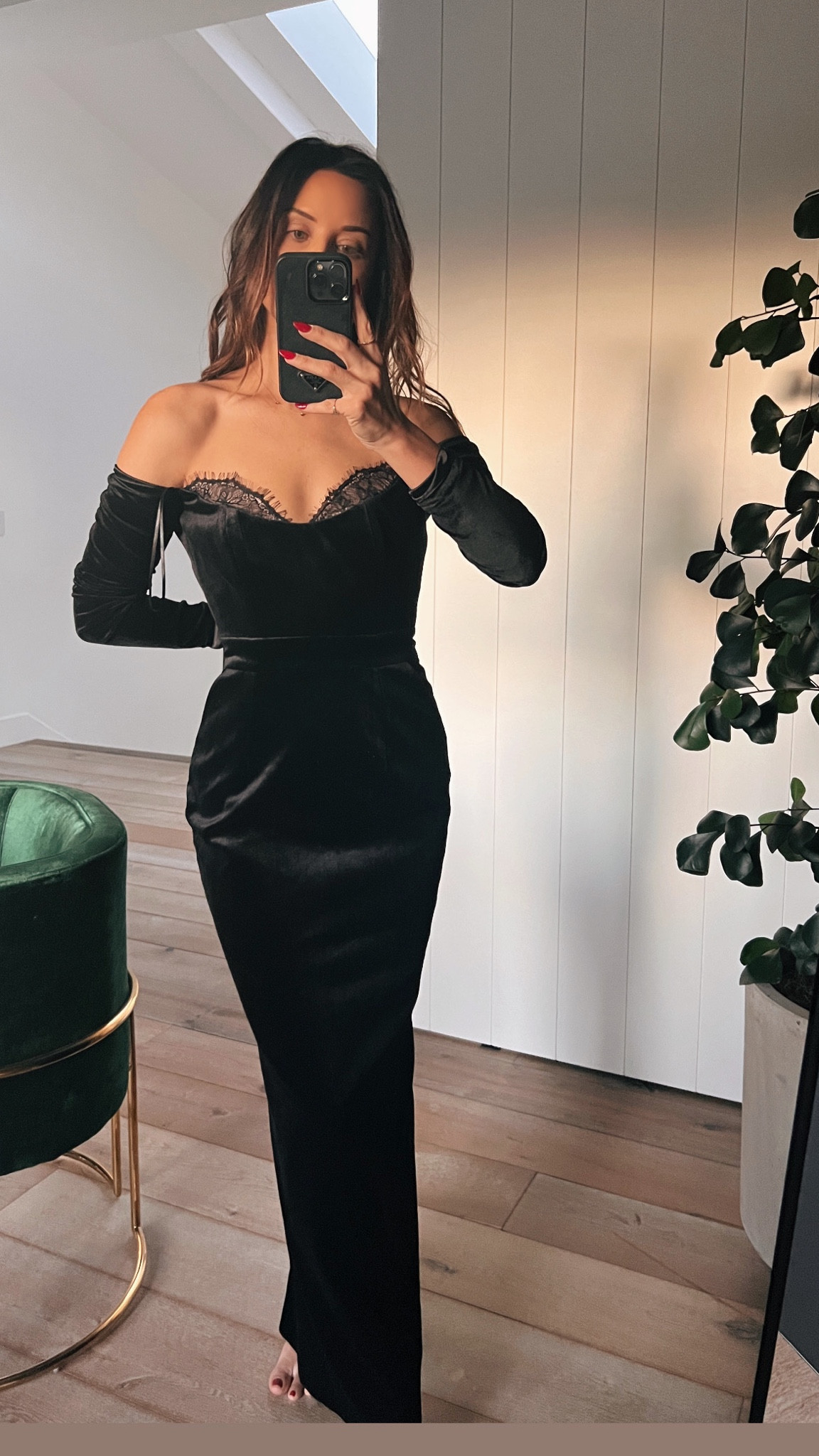 Holiday velvet and lace! Wearing a size 2 in this dress 

#LTKparties #LTKstyletip