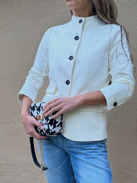 White blazer is true to size / wearing sz small
I’m 5’5” 122 lbs 
Houndstooth bag is only $25 and so cute



Fall fashion fall outfits fall outfit fashion over 40 fashion over 50 minimalistic style mom fashion 

#LTKover40 #LTKworkwear #LTKsalealert