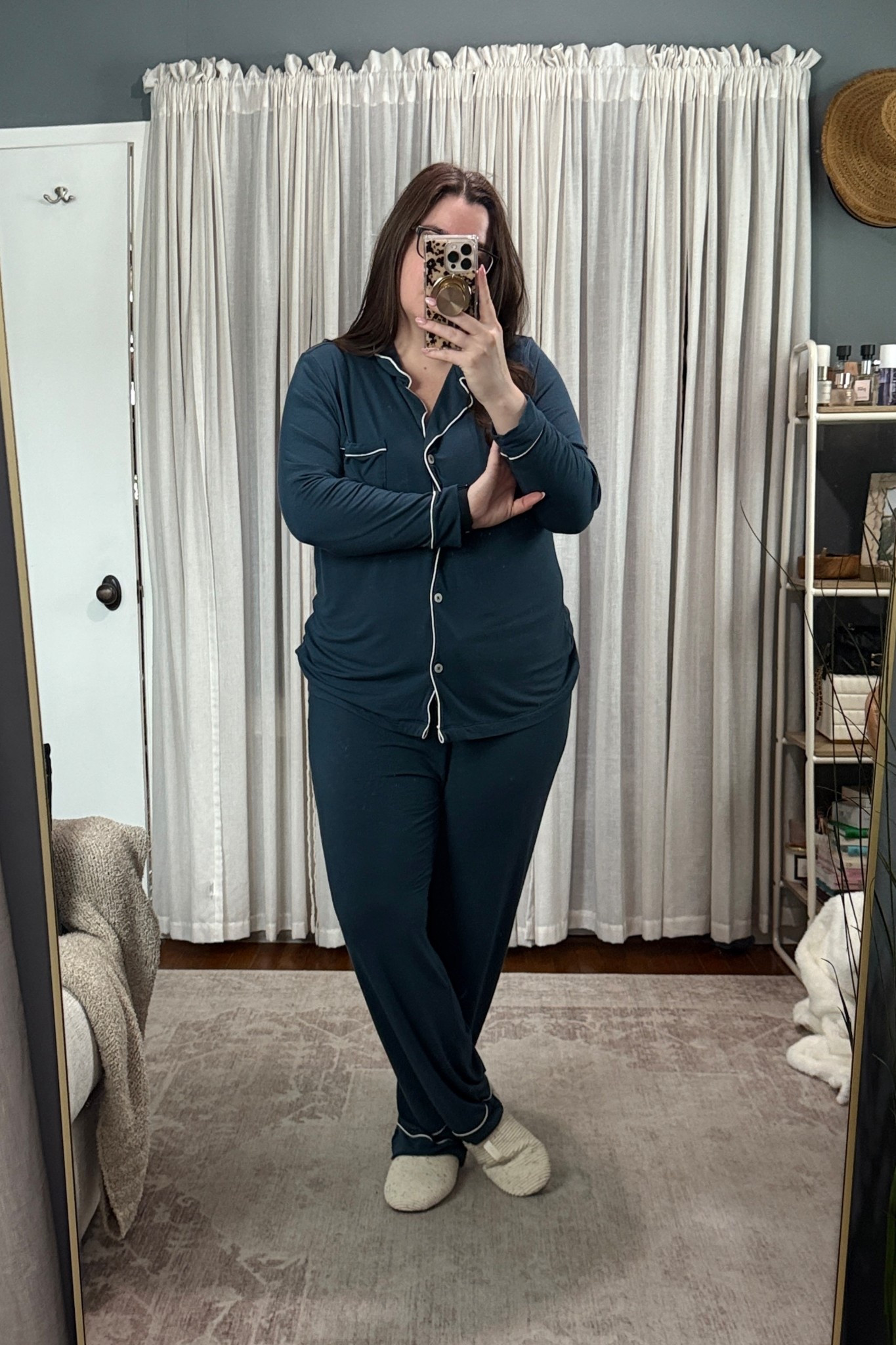 Current mood: cozy ✨

Living in this Amazon Essentials x Sofia Grainge long sleeve pajama set in dark navy. Soft, easy, and perfect for chilly nights — the kind of set you grab for comfort and style at home.

#LTKFindsUnder50 #LTKSeasonal #LTKHome