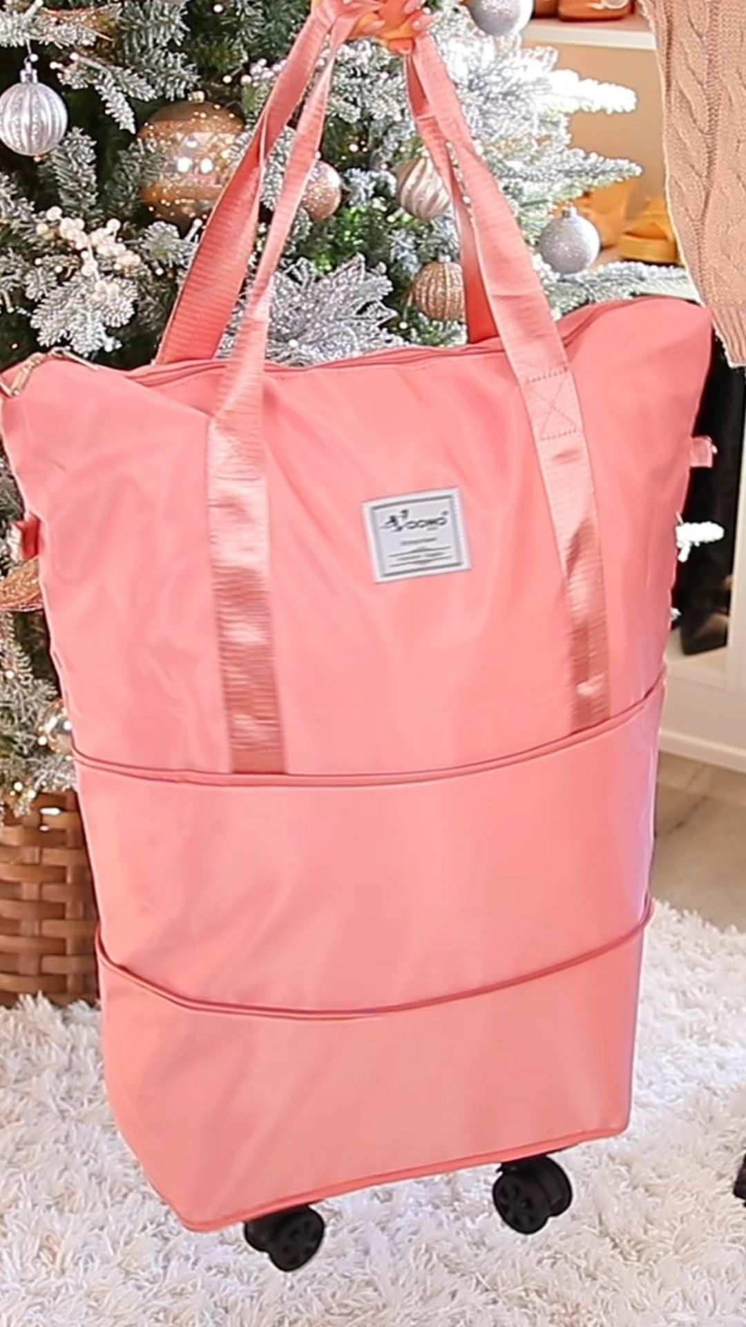 This expandable duffle bag with wheels would make the perfect gift for anyone who loves to travel!!🥰

#LTKGiftGuide #LTKCyberWeek #LTKHoliday