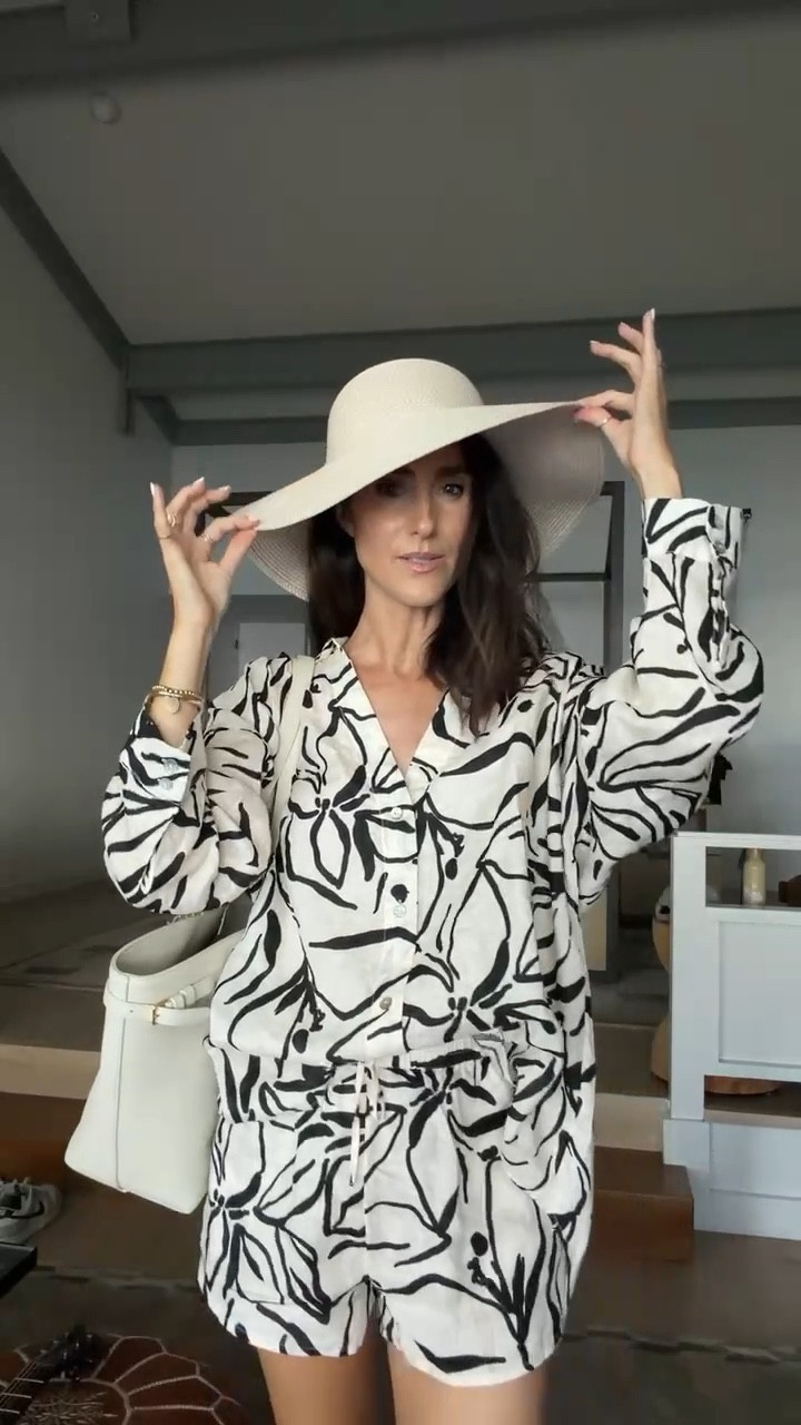 What I’m wearing on vacation. I’m just shy of 5-7” wearing the size XS/S top and XS shorts. #stylinbyaylin #aylin #matchingset #vacation

#LTKTravel #LTKgrwm #LTKSeasonal