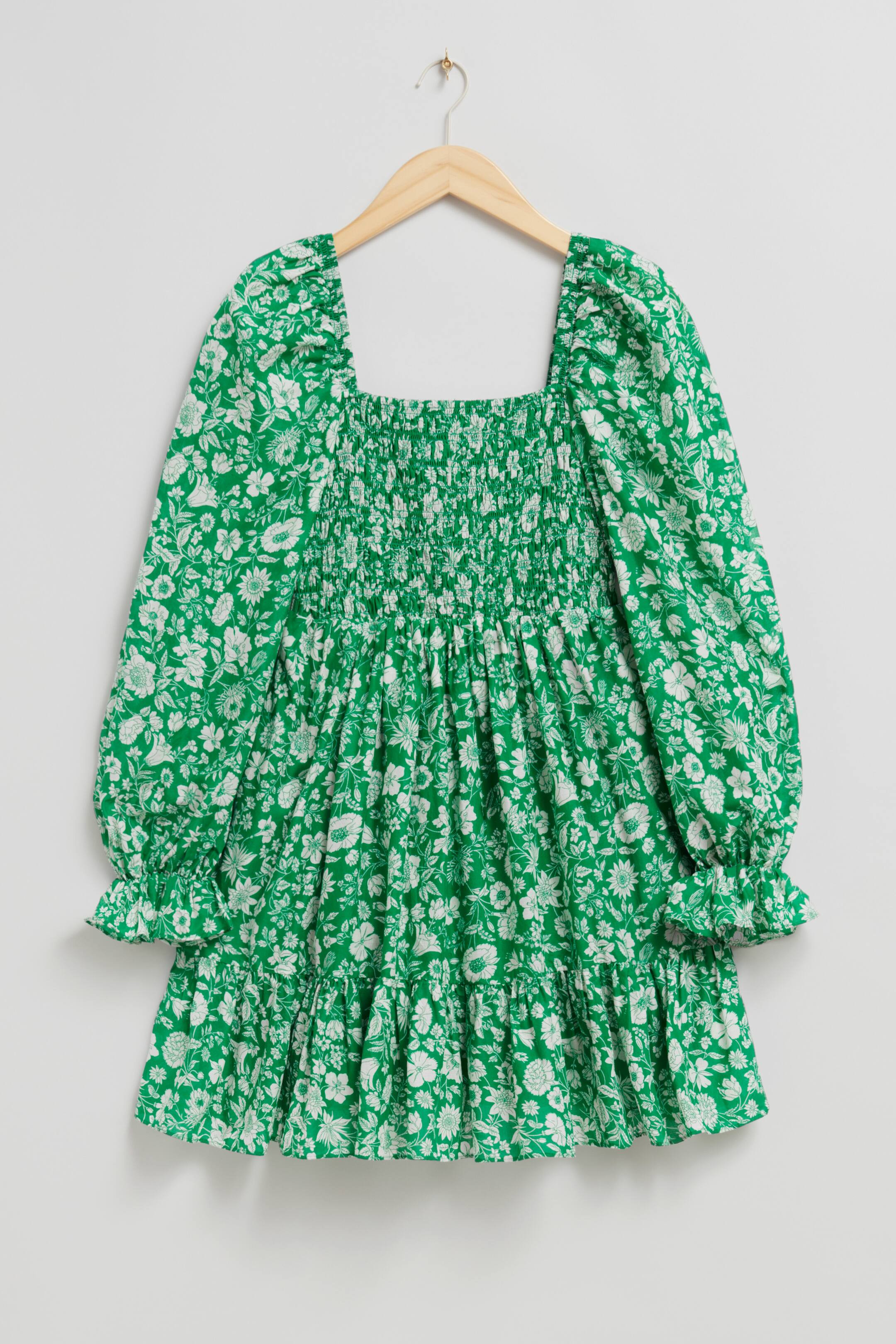 Gesmokte mini-jurk | H&M (DE, AT, CH, NL, FI)