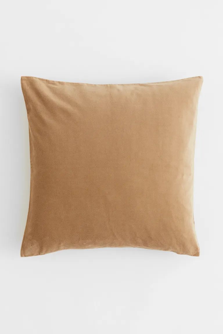 Cushion cover in cotton velvet with a concealed zip.Weight175 gCompositionCotton 100%Art. No.0579... | H&M (US + CA)