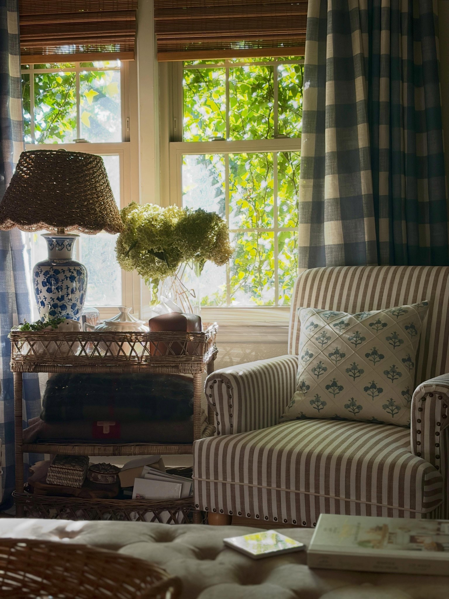 I’ve been waiting years to purchase a new sofa and now that we have the living room feels right. FINALLY. These chairs are gorgeous and just right for this room.

#englishcottage #cottage #cottagecore #nancymeyersaesthetic #frenchcountrystyle