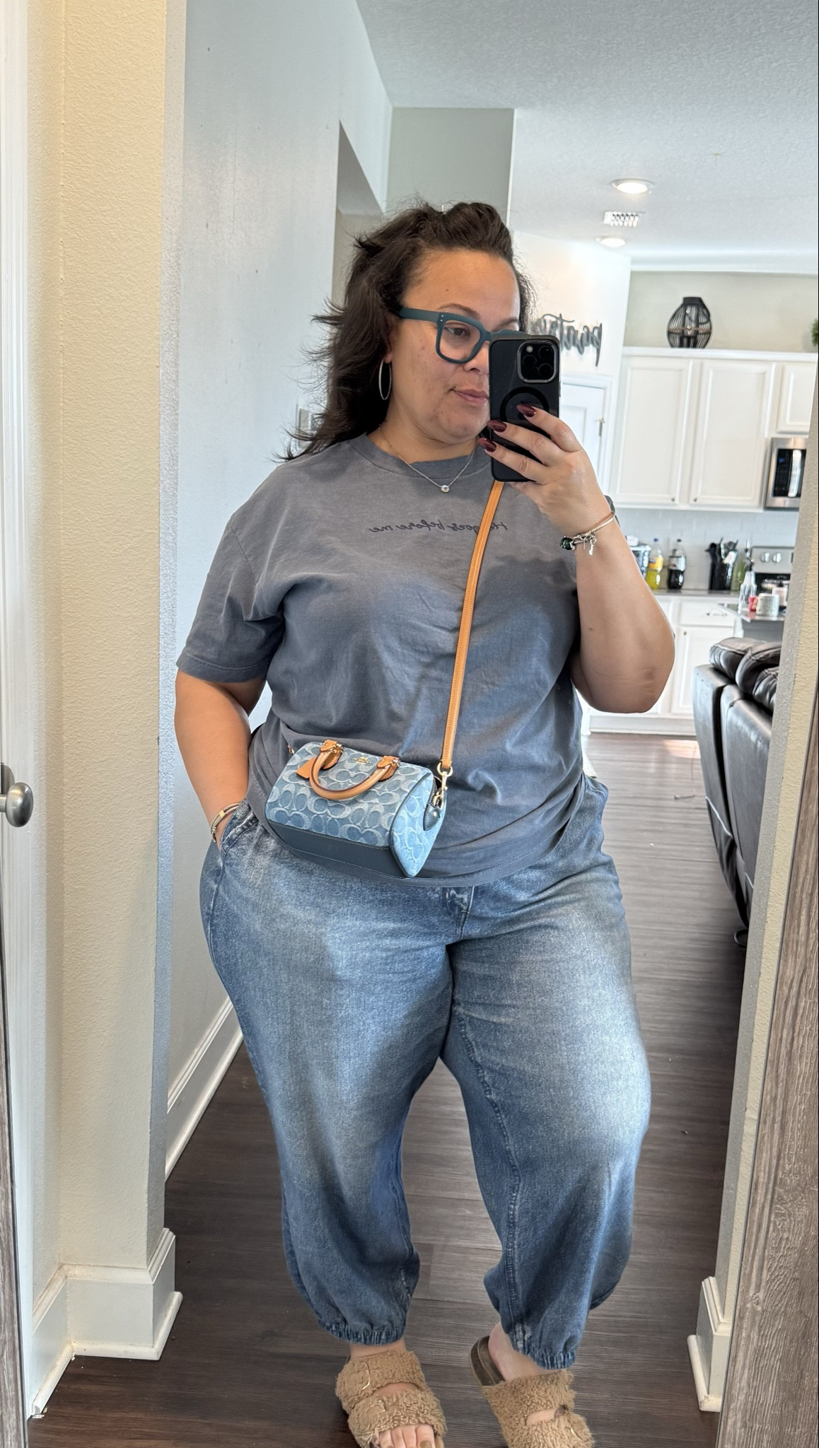 Denim Girlyy!👖Along with this cute purse! 

#LTKbeauty #LTKstyletip #LTKVideo