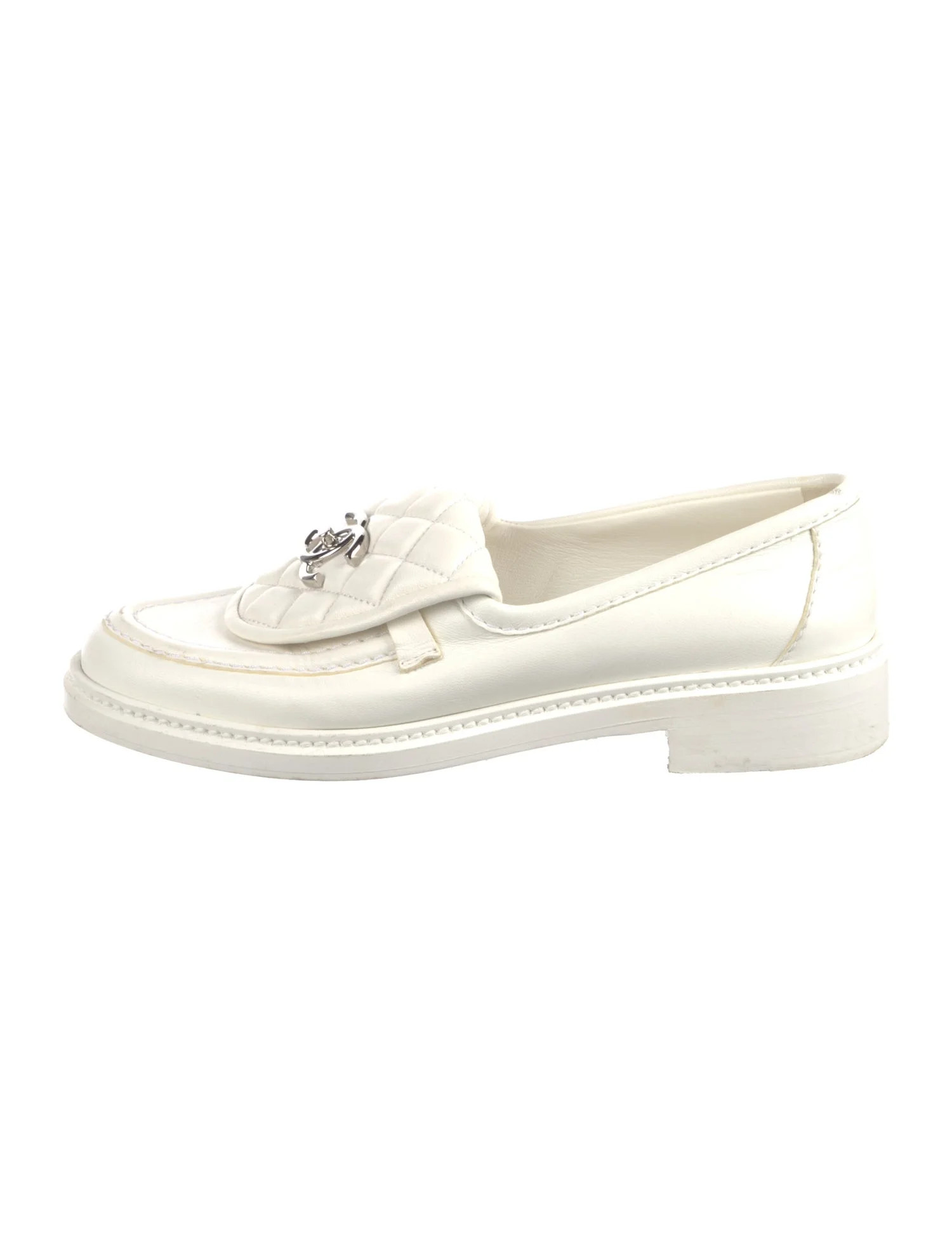 Chanel Interlocking CC Logo Leather Loafers - White Flats, Shoes - CHA1375338 | The RealReal | The RealReal