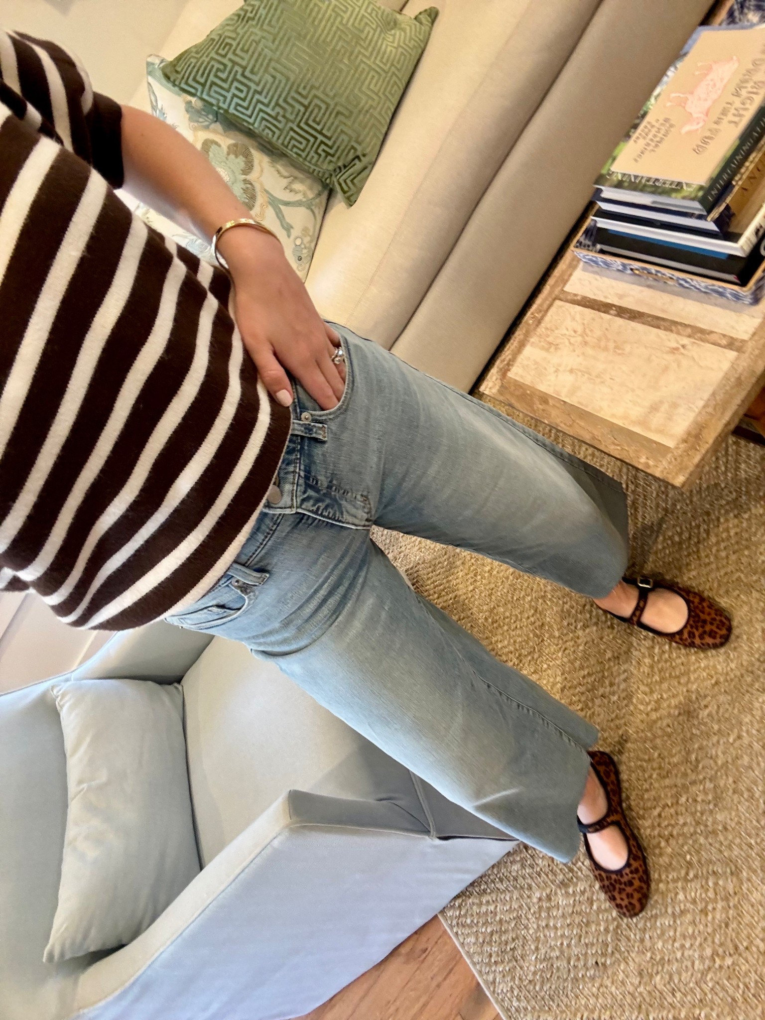 introducing your favorite new jeans &&& they’re only $48 ! add to cart 🛍️🛍️🛍️

TTS - I’m wearing a 28 (size 6) 

#LTKSaleAlert #LTKootd