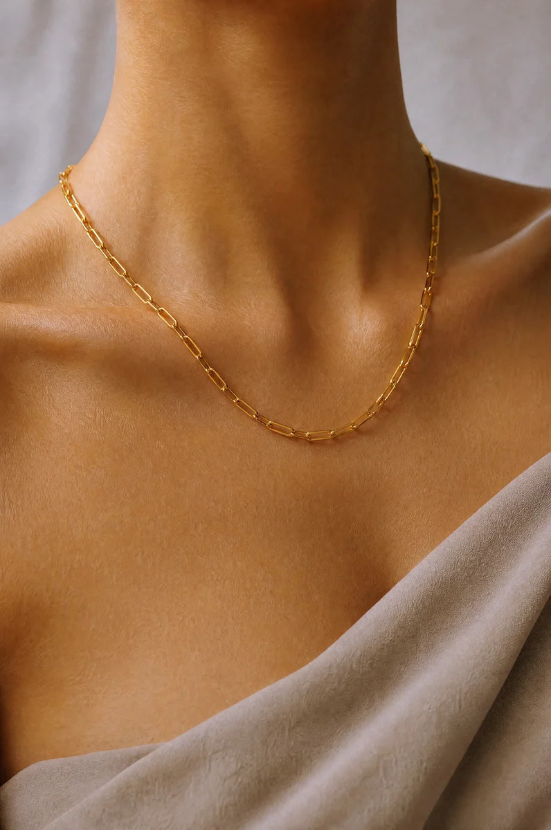 PAPERCLIP NECKLACE IN GOLD (WATERPROOF & 18K GOLD PLATED) | raëliv