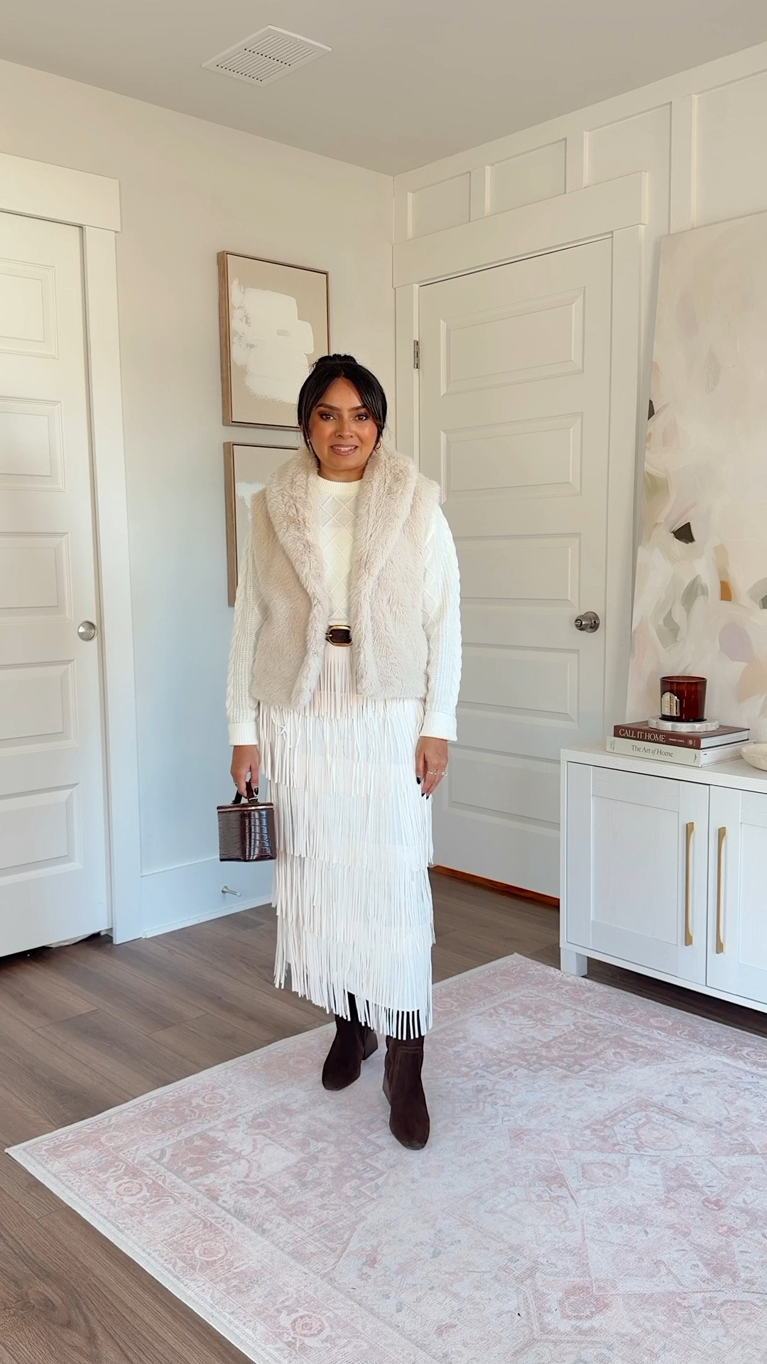 Faux fur vest size xs petite TTS
Cream sweater size xs TTS
Dark brown belt size 27-31 TTS
Fringe skirt size 2 regular - went with the regular length for a more full length skirt but it does come in petite!
Chocolate brown suede waterproof boots size 5.5 TTS


#LTKPetite #LTKHoliday #LTKGiftGuide