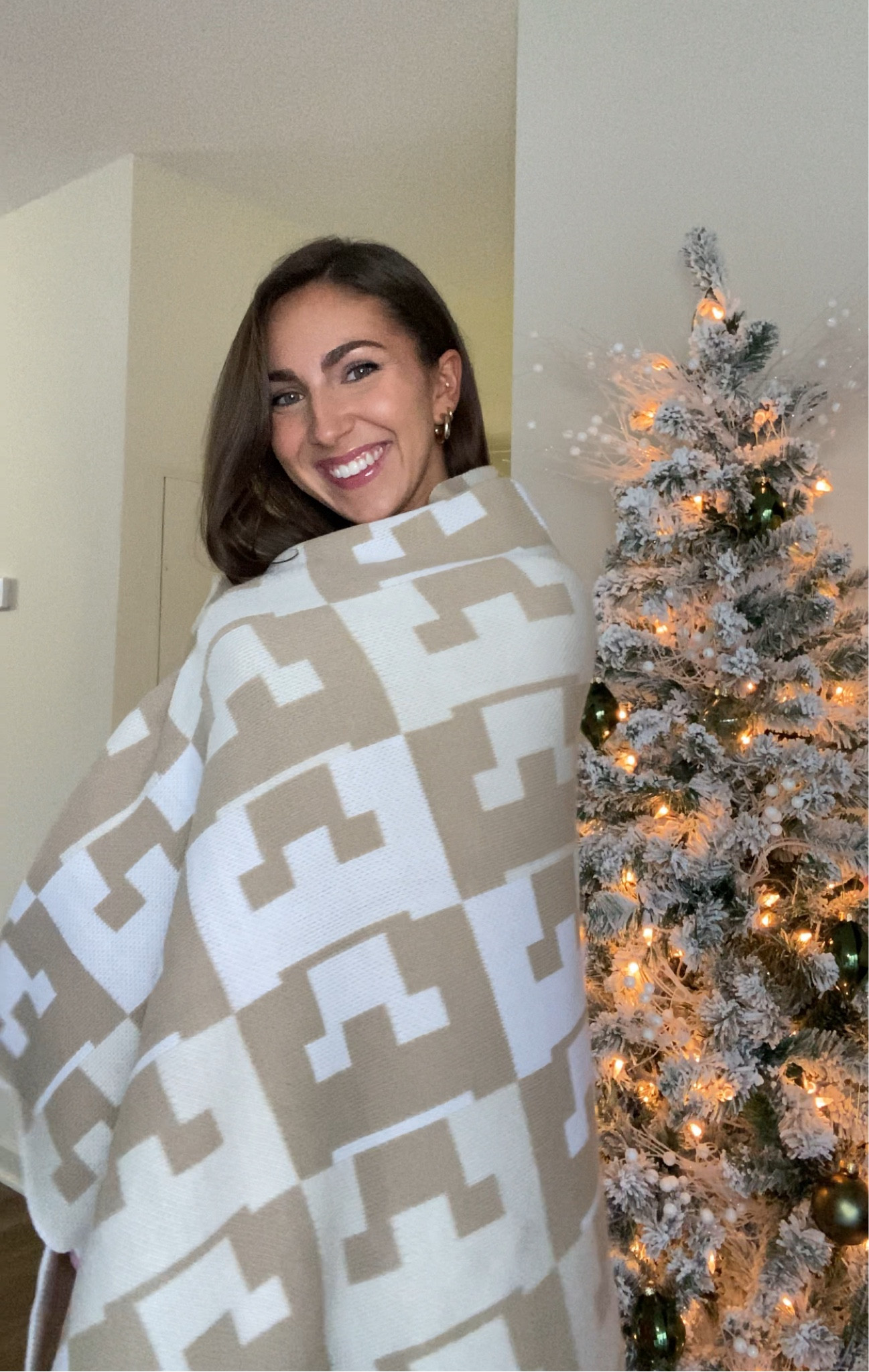 The perfect personalized gift for anyone! This throw blanket is so soft and obviously I love the initial customization. 

#LTKHoliday #LTKGiftGuide #LTKFindsUnder100