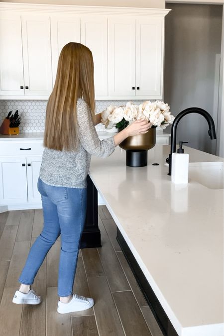 Spring Outfit & Flower Arrangement - linking similar items

Home decor, spring decor, faux flowers, vase, jeans, blouses 

#LTKhome #LTKfindsunder50 #LTKstyletip