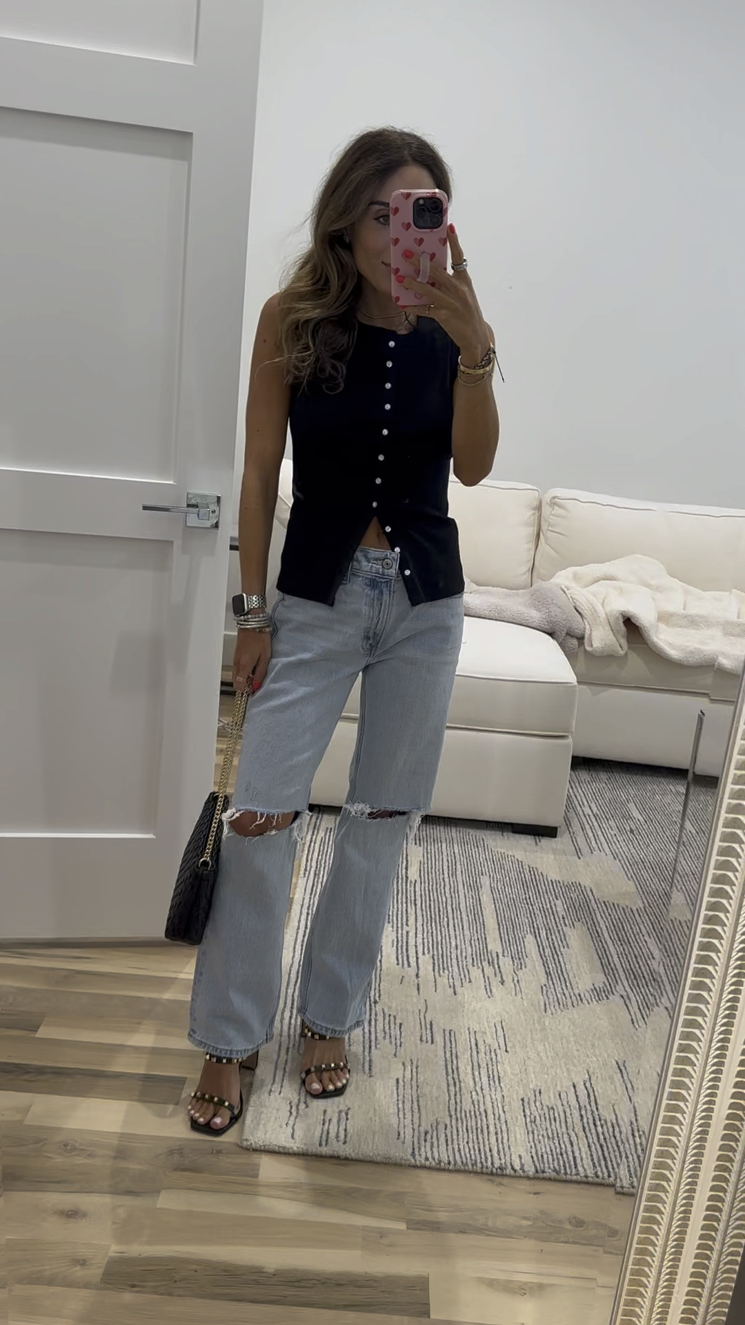 Button tank size xxs, low rise baggy jeans size 23 x short code AFBELBEL  

#LTKFindsUnder100 #LTKxAF #LTKFindsUnder50