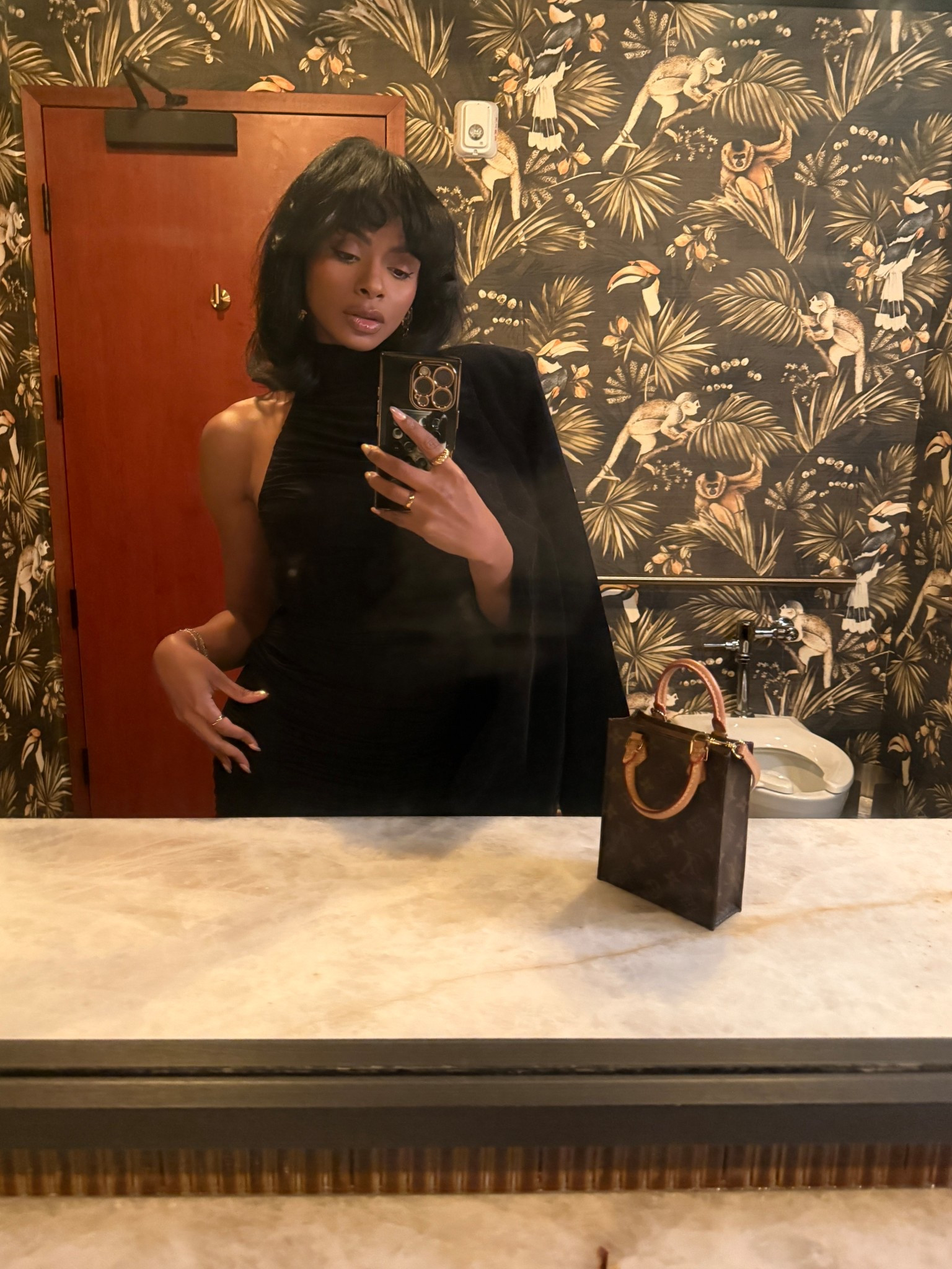 Didn't get a full pic but this outfit was soooo good !