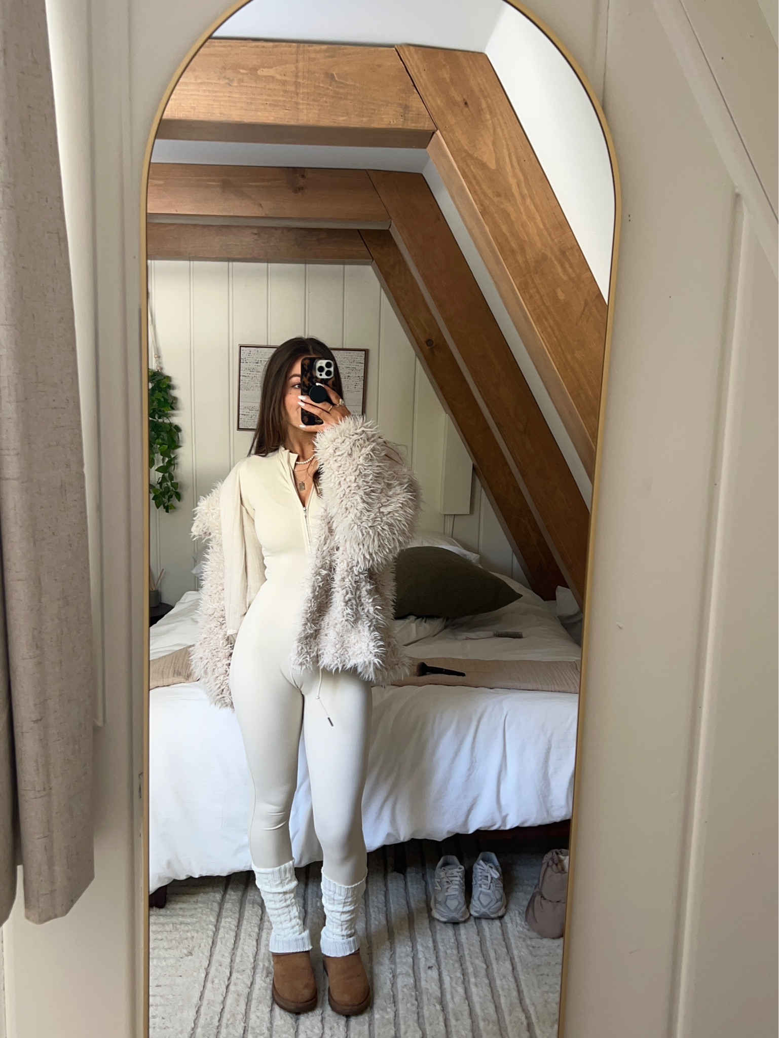  bodysuit is size small
Exact coat is old from free people