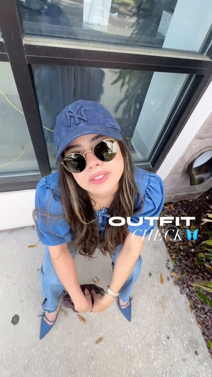 Fan de los total denim + pop of color <333

.

#orlandofashion #orlandocontentcreator #orlandocontentcreators #orlandofashionblogger #fashionblogger #orlandolife #orlandolifestyleblogger #orlandoblogger #floridablogger #floridafashion #floridafashionblogger #floridabloggers