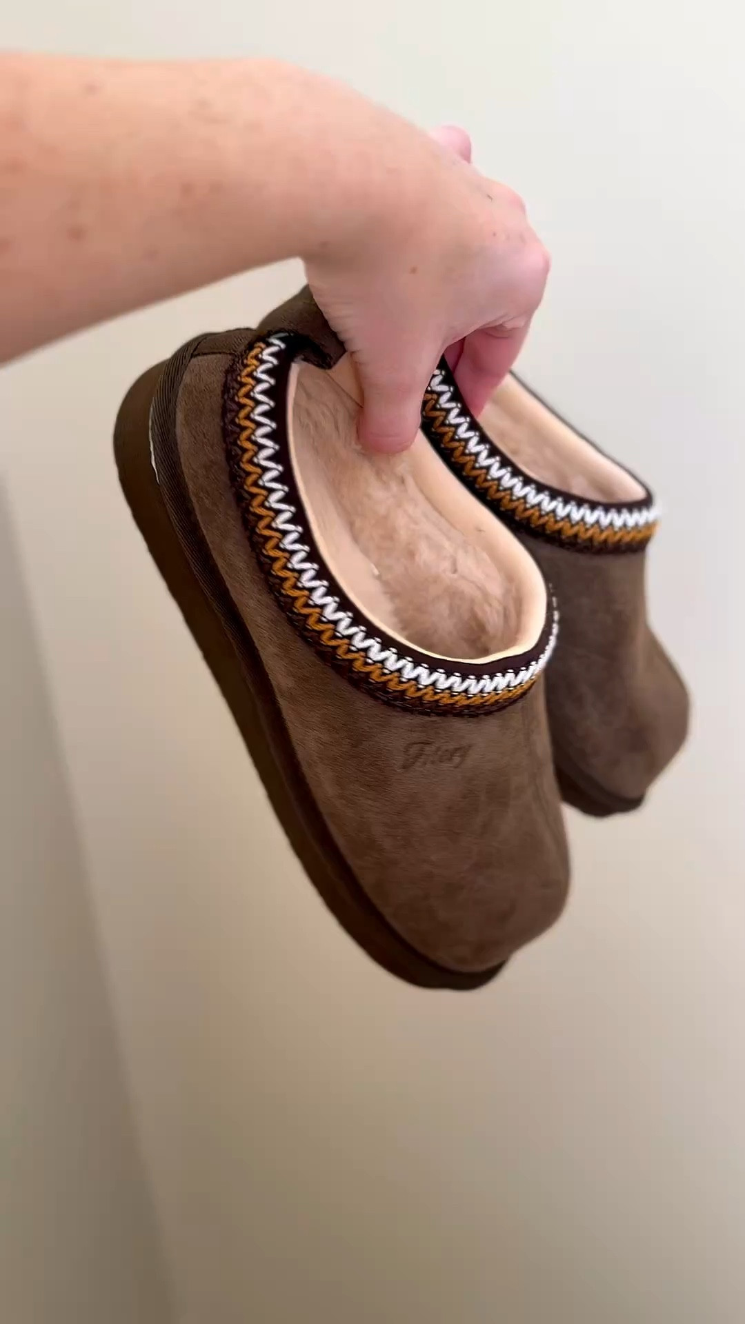 Shoes + slippers 🤍

Clogs, slippers, spring shoe, Amazon finds, Amazon fashion 

#LTKootd #LTKgrwm