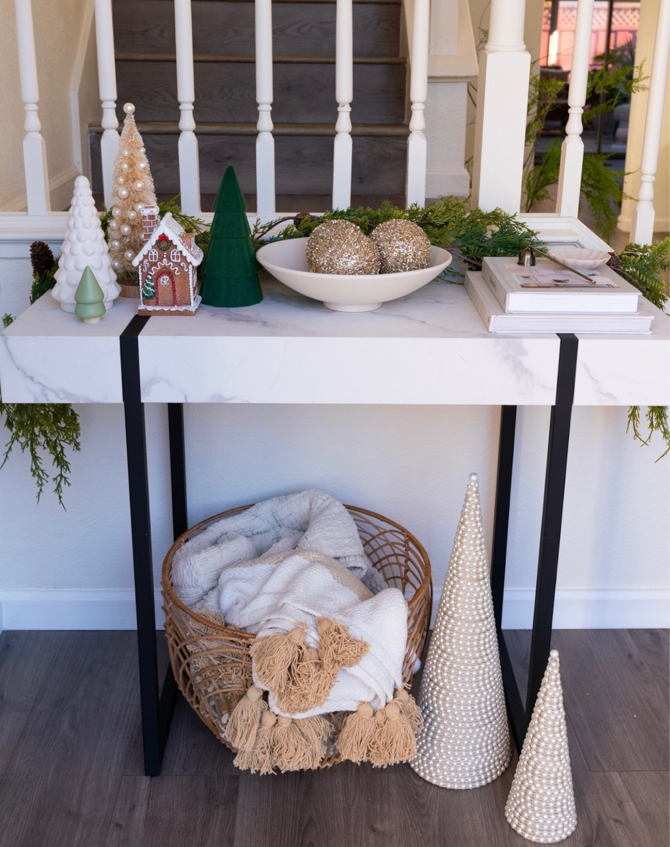 Holiday console styling 🎄💛

#LTKCyberweek #LTKHoliday #LTKhome