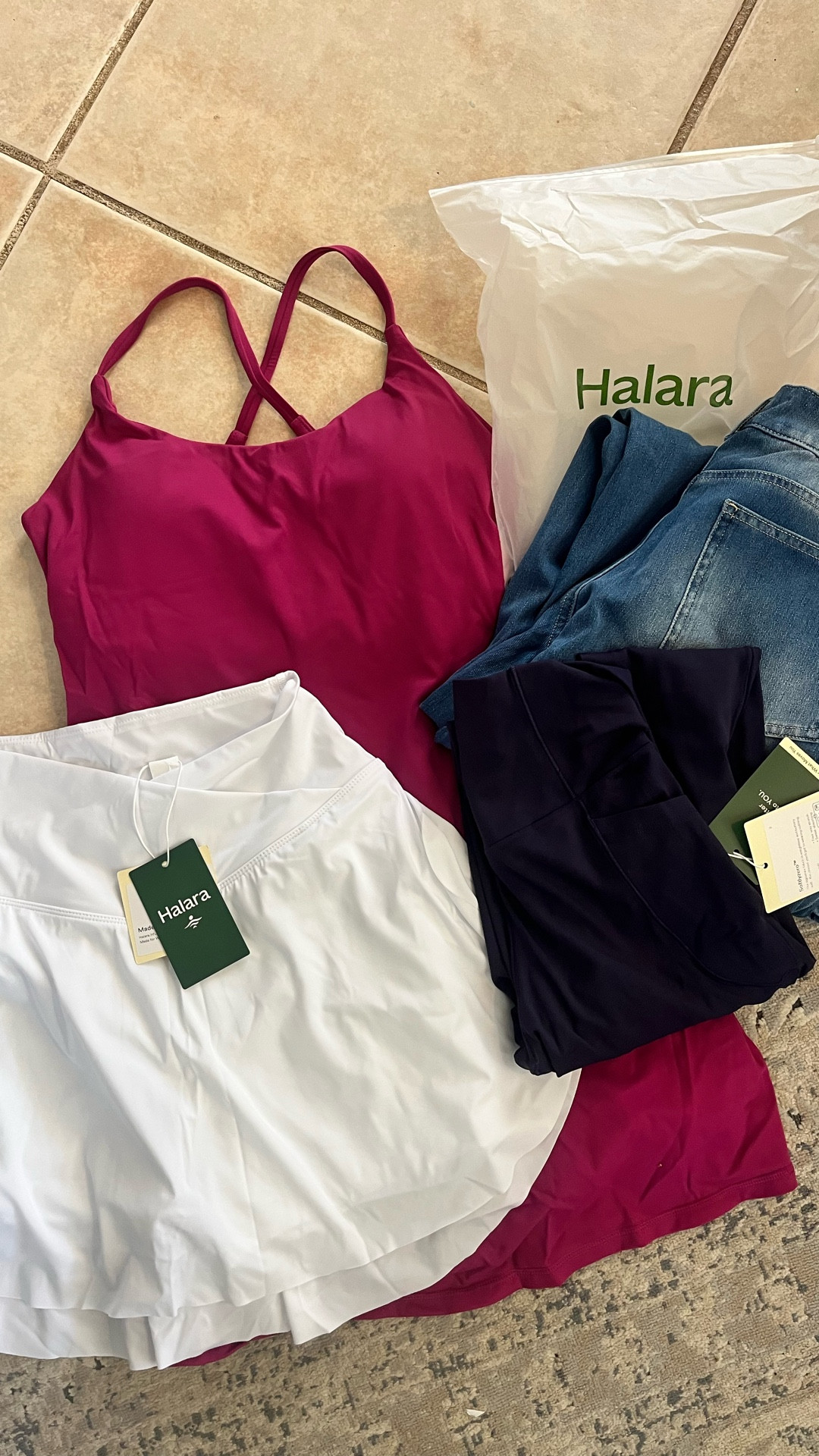 @Halara try-on haul! V v surprised!!! Quality | comfort | seamless !! 5’8 (usually a 4-6) Wearing a Small in all but the Jeans I sized down XS 

#LTKdayinmylife #LTKootd #LTKmomlife