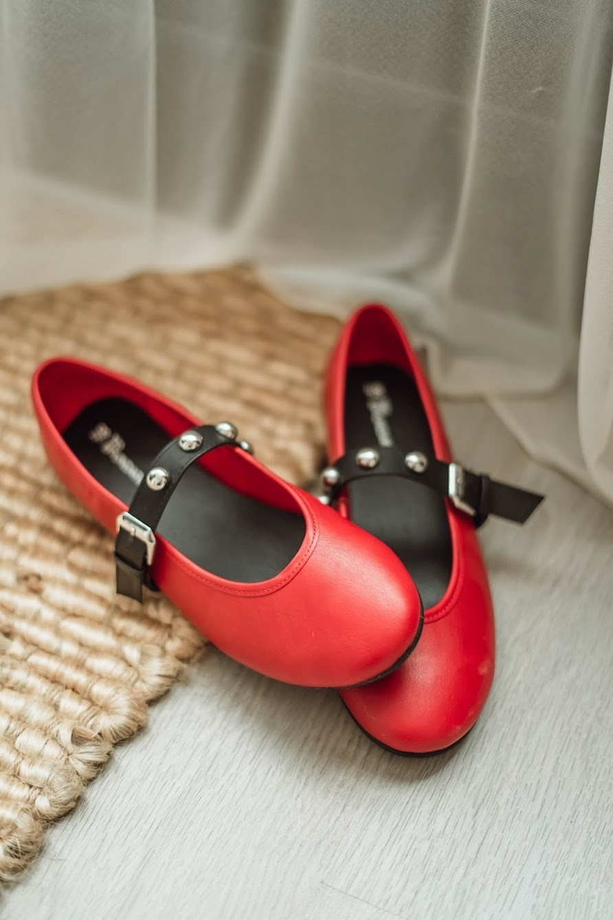 Red ballet flats

Shoes  footwear  winter outfits 

#LTKootd #LTKHoliday #LTKSeasonal