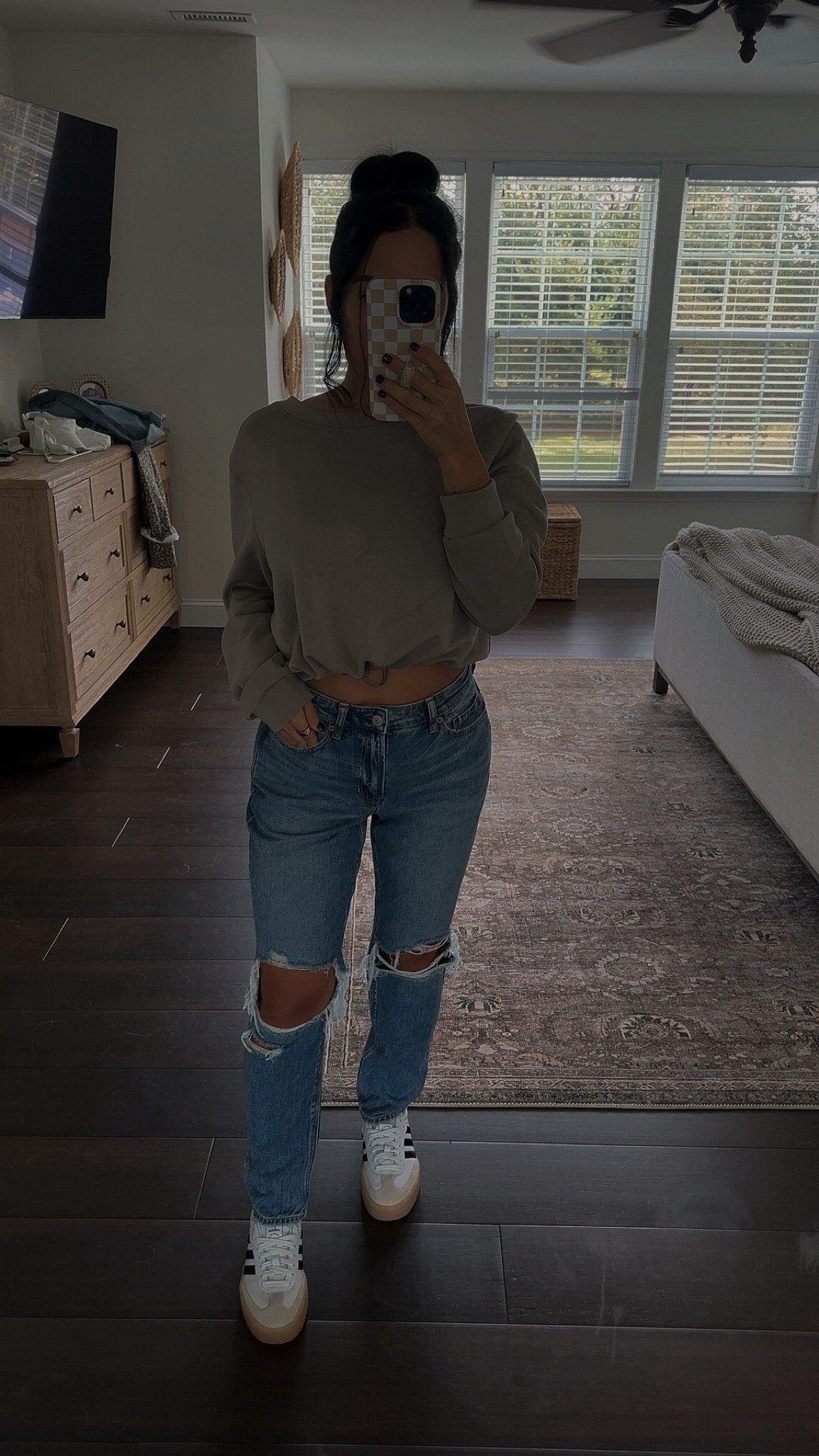 Petite girlies, these jeans couldn’t fit any better!! I’m in the 4 short & I’m 120lbs!!