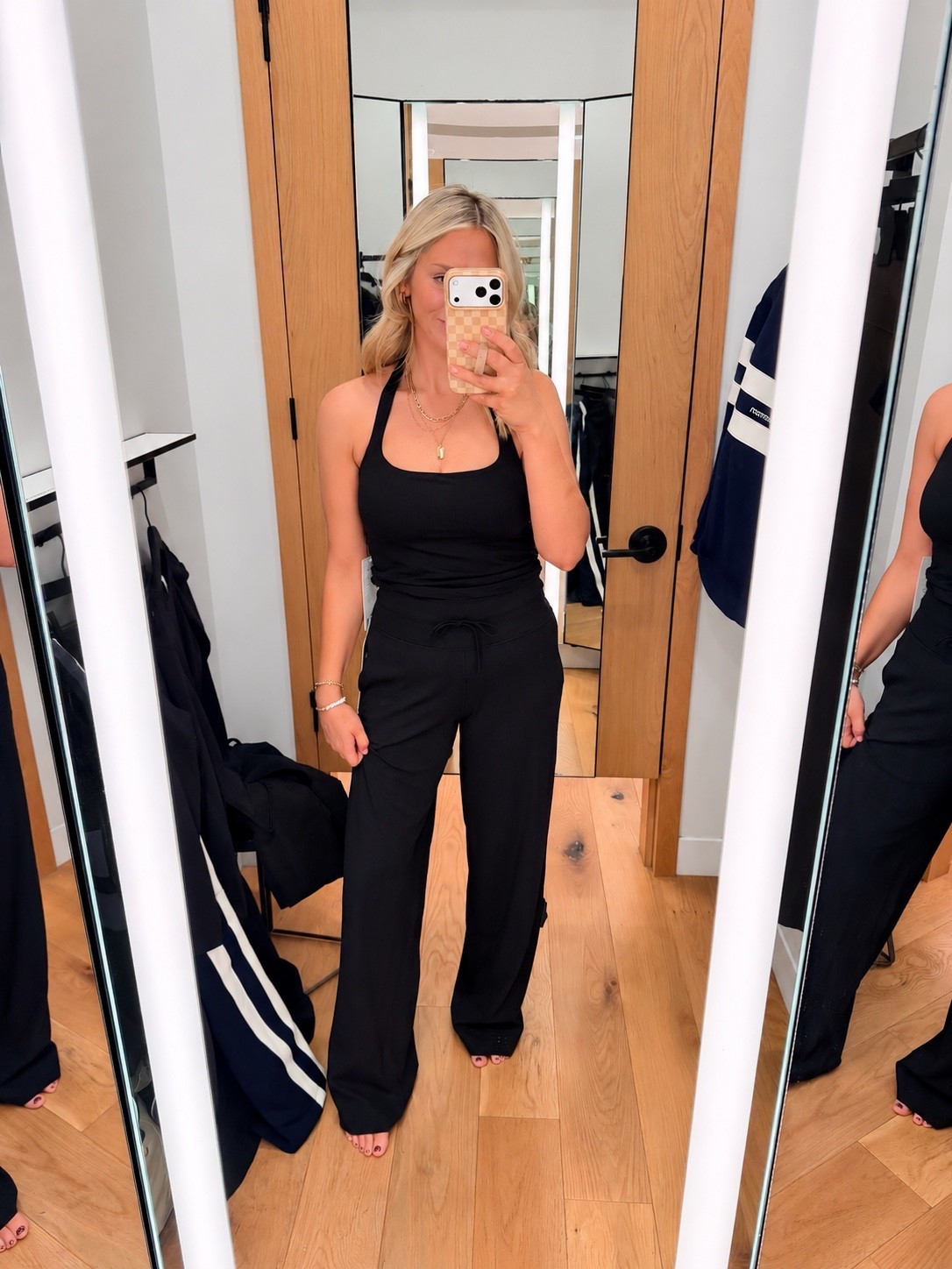 Ribbed set in black 🖤 size 6 on top/bottom