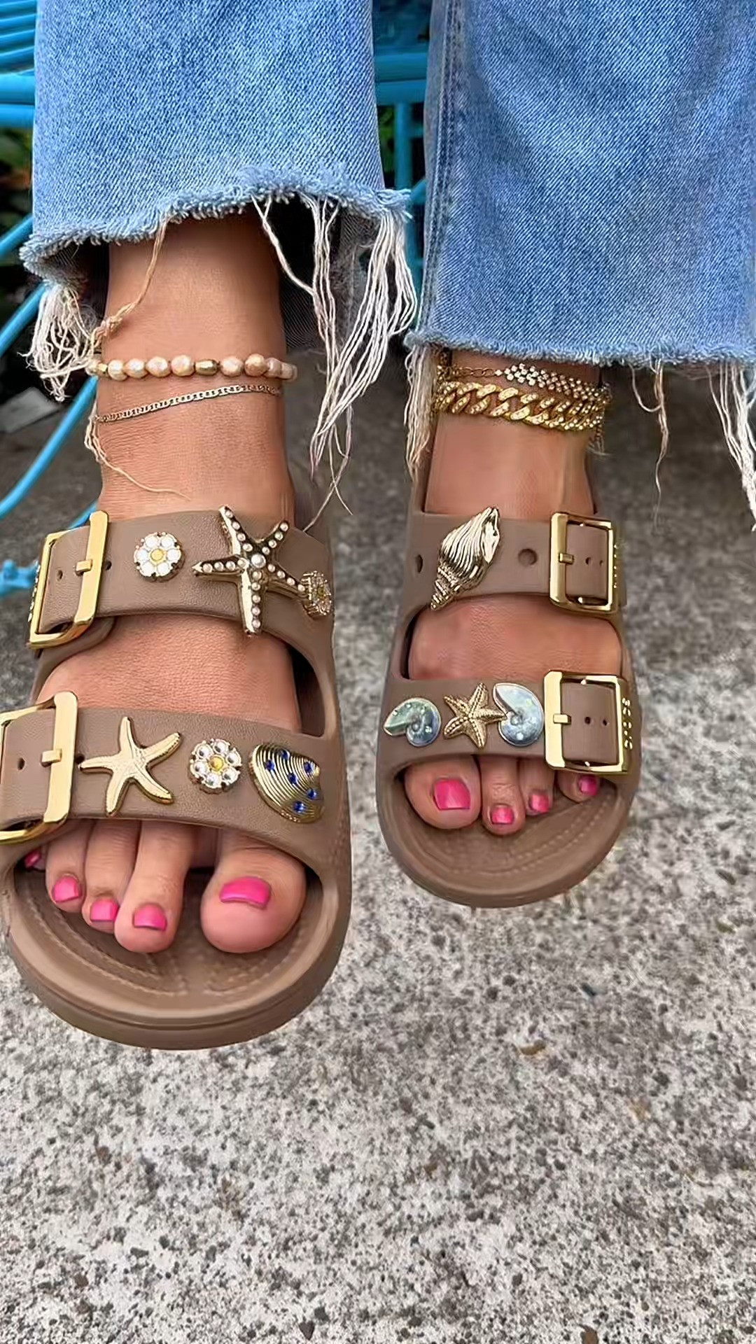 Crocs Saturday sandals 🤎🏝️ #crocs #crocssandals #crocssaturdaysandals #ad #crocs @Crocs  

 #LTKootd #LTKWorkwear #LTKTravel