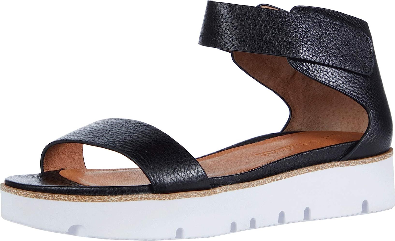 Gentle Souls by Kenneth Cole Women's Lavern Easy Strap Platform Sandal | Amazon (US)