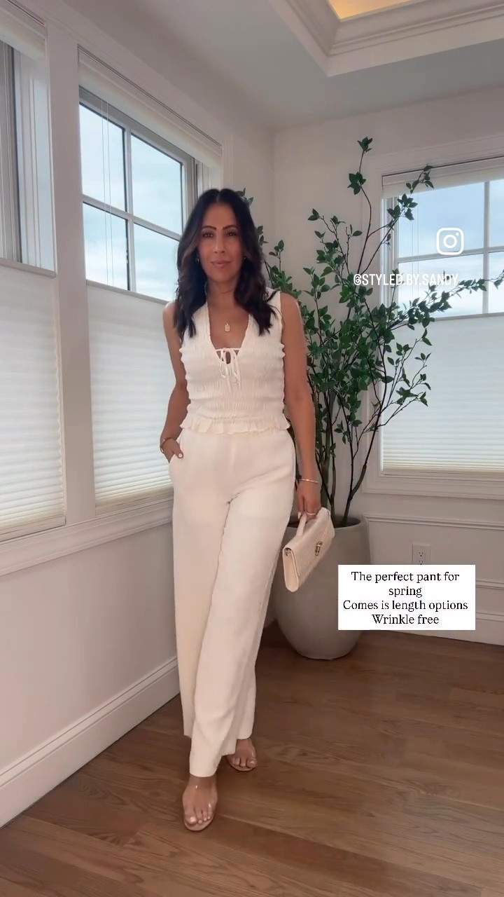 Top size 2 or xs
Pants size xs regular length 
Black dress size 2 
Brown dress size 2 

#LTKgrwm #LTKPetite