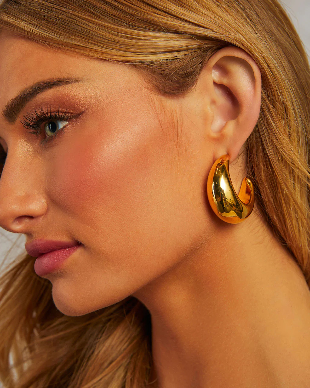 Night Life Crescent Moon Hoop Earrings | VICI