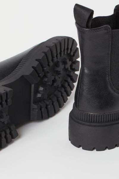 Chelsea boots | H&M (UK, MY, IN, SG, PH, TW, HK)