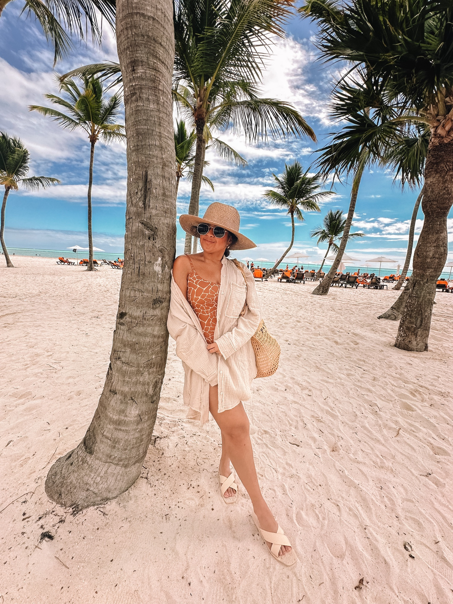 Run, don’t walk!!! This @shoptanlines one piece swimmie is 65% off 🤯 Size Small and runs true to size. 🌴🧡 My favorite cut — low back and a little cheeky, while still making you feel supported and snatched!

#LTKswim #LTKsalealert #LTKtravel