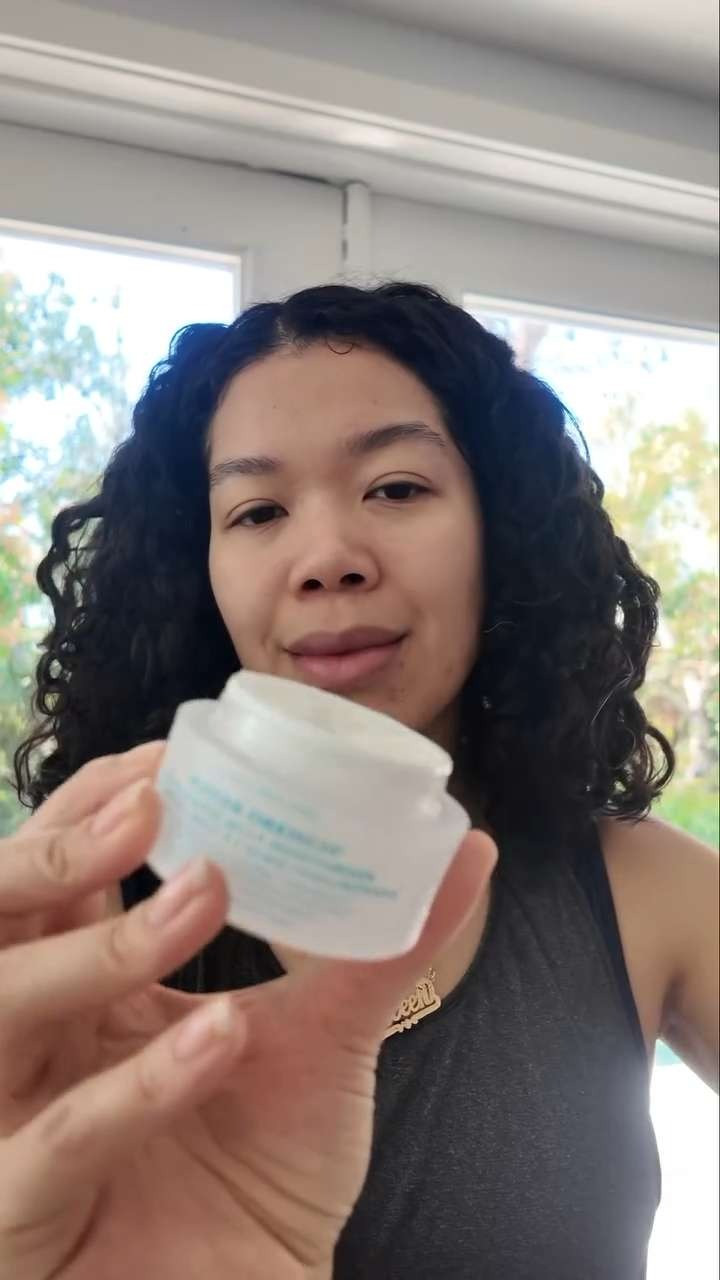 My post-run refresher includes the Water Drench Hyaluronic Jelly Moisturizer from Peter Thomas Roth.

It’s a lightweight, cooling, and soothing moisturizer with a Hyaluronic Acid Complex, Aloe Vera and Citrus Water. 

Plus, it’s non-comedogenic and dries down to a matte finish. Made just in time for all the spring and summer races headed our way. 

// Beauty, Skincare, Skin Care, Skincare Routine, Summer Skincare, Moisturizer, Face Moisturizer 

 

#LTKFindsUnder50 #LTKFindsUnder100 #LTKBeauty