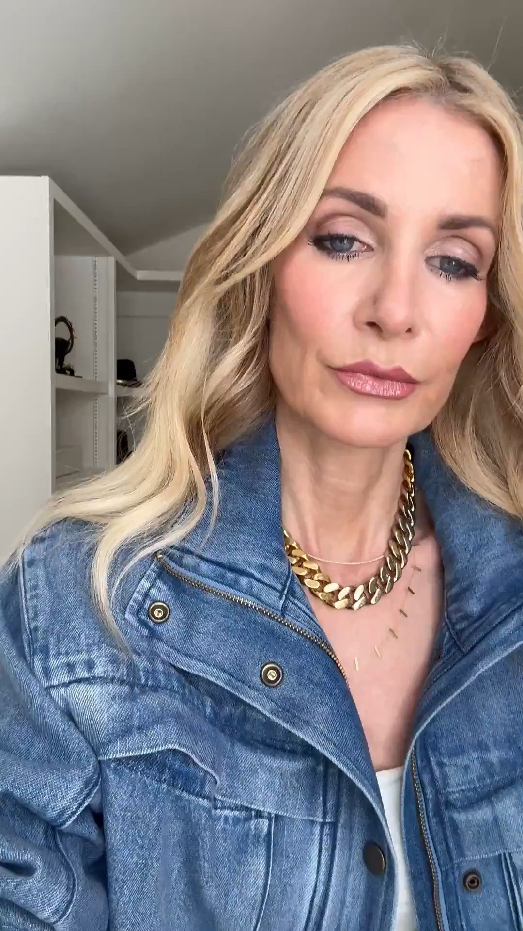 Same base, completely different vibe. A white tank + white jeans is the ultimate blank canvas, and this darker denim utility jacket instantly makes the look feel more polished and structured. I’m wearing the A Gold E “Lana” jeans (size 24, TTS) — they’re so flattering and the denim is thick enough to smooth everything out (always a must for white jeans 🙌). The jacket runs true to size — wearing an XS. Proof that a simple switch can totally transform your outfit ✨  

 

#LTKootd #LTKSeasonal #LTKOver40