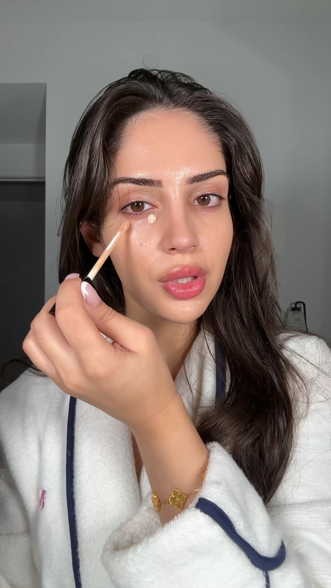 Makeup base prep for acne scarring

#LTKwinter #LTKbeauty #LTKfall