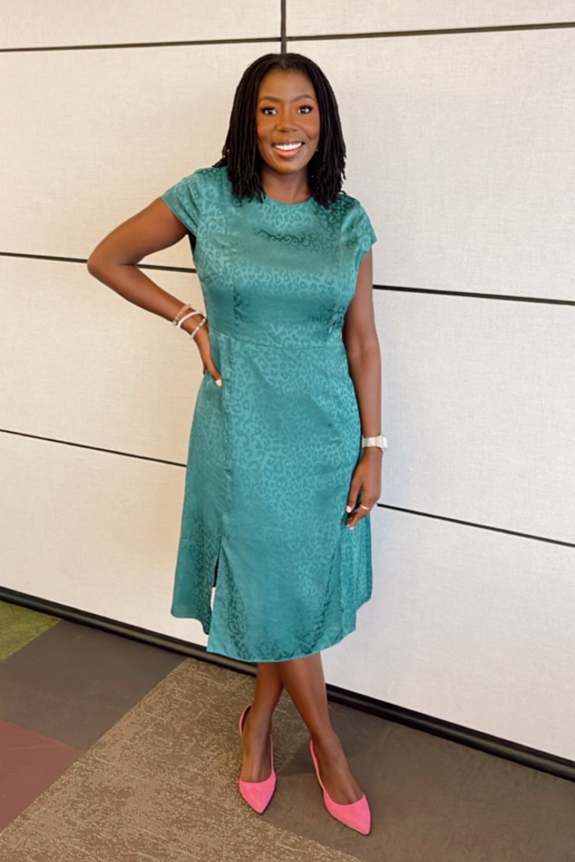 This dress has beautiful print. The fabric is flowy and comfortable. Size 4R

#LTKStyleTip #LTKBacktoSchool #LTKWorkwear