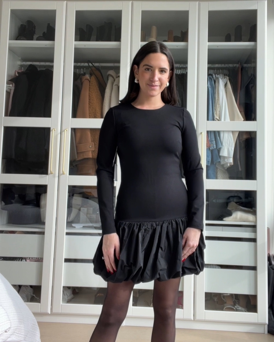 Size 2 

Holiday dress, Christmas dress, holiday outfit, holiday party 

#LTKparties #LTKHoliday #LTKSeasonal