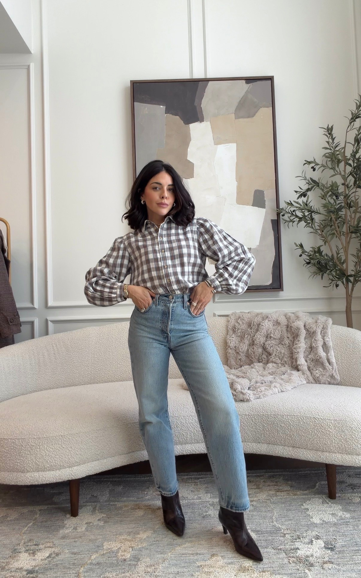 @levis 40% off Black Friday sale has officially started- and it’s sooo good! 

#levispartner 
Top - S
Jeans - 25

#LTKcanada #LTKholiday #LTKjeans