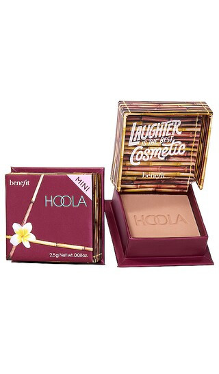 Benefit Cosmetics Mini Hoola Bronzer in Hoola. | Revolve Clothing (Global)