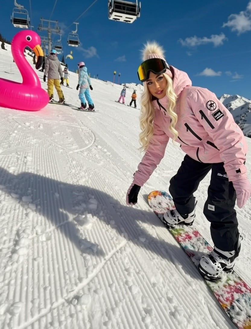 apres ski outfit

Ski Outfit in Hellblau – Stylisch & funktional auf der Piste

Mein aktuelles Ski-Outfit kombiniert Performance mit modernem Winter-Style:
Eine hellblaue Ski-Pufferjacke, perfekt abgestimmt mit einer hellblauen Skihose, sorgt für einen cleanen, harmonischen Look auf der Piste. Dazu trage ich robuste Skischuhe, hochwertige Ski & Skistöcke sowie eine Schneebrille, die nicht nur optimal schützt, sondern das Outfit stilvoll abrundet.

Dieses Ski-Ensemble vereint Wärme, Bewegungsfreiheit und Trendbewusstsein – ideal für lange Skitage, Après-Ski oder Winterurlaube in den Bergen.

👉 Shoppe mein komplettes Ski Outfit jetzt direkt über LTK.

#skioutfit #skilook #skifashion #winterstyle #snowstyle #skiurlaub #pufferjacke #skihose #winteroutfit #ltkfashion #ltkstyle #ltkdeutschland #shopthelook #skidamen


#LTKfitness #LTKwinter #LTKeurope