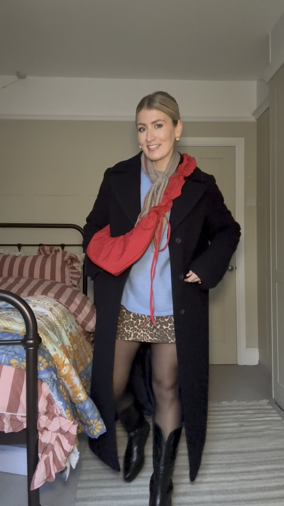 get ready with me for an event in London ✨

T-shirt - Uniqlo, size M
Skirt - ASOS, size S
Western boots - Saint & Sofia, tts
Mohair jumper - H&M, size M
Wool coat - Whistles, size 10
Cashmere neck scarf - Scott Samuel
Bag - ASOS
Jewellery - Carrie Elizabeth 

#LTKFashionMonth #LTKstyletip #LTKuk