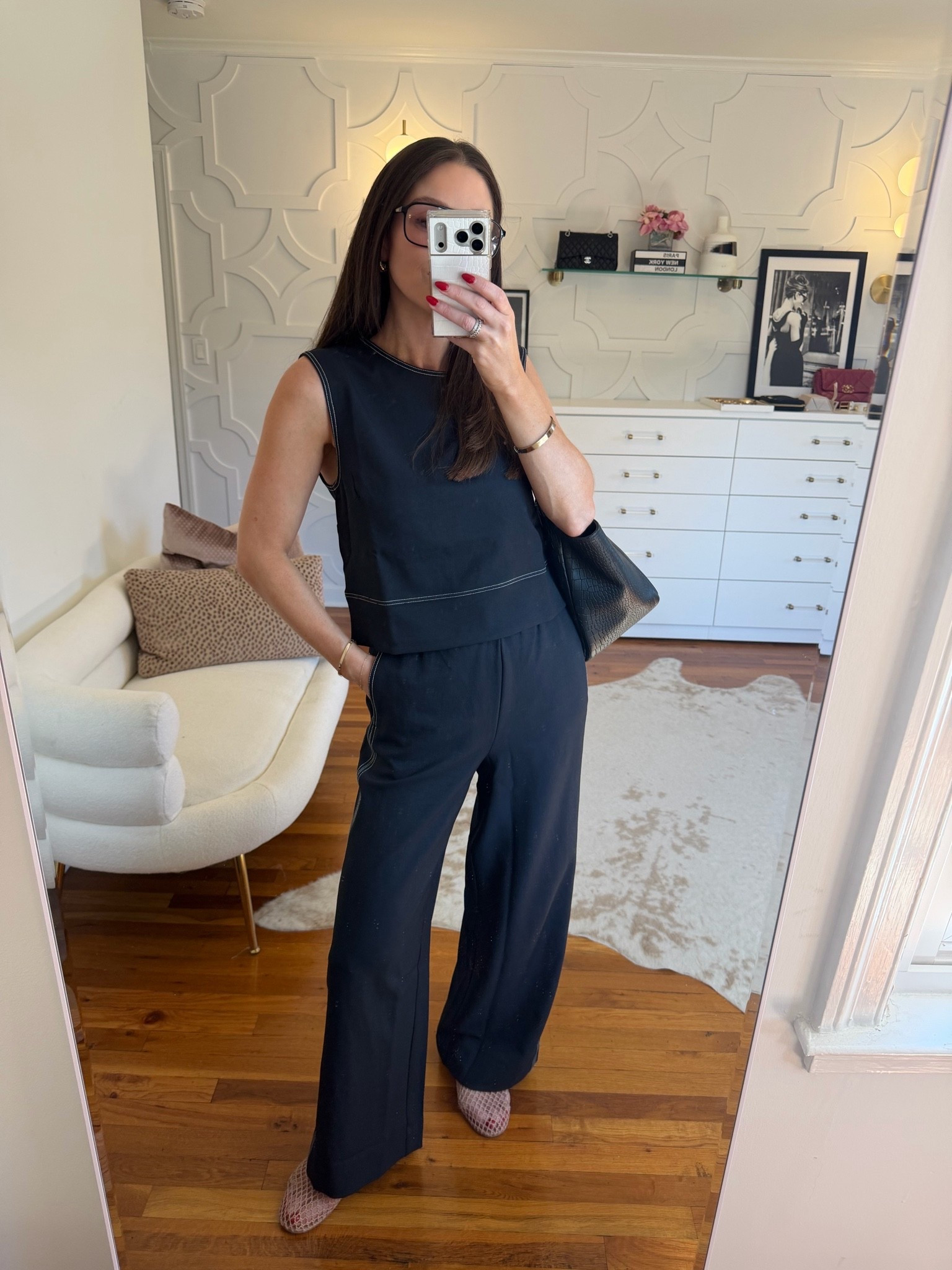 An incredible set for those casual days that are warm! These pants can be styled with long sleeves, too. Runs true to size