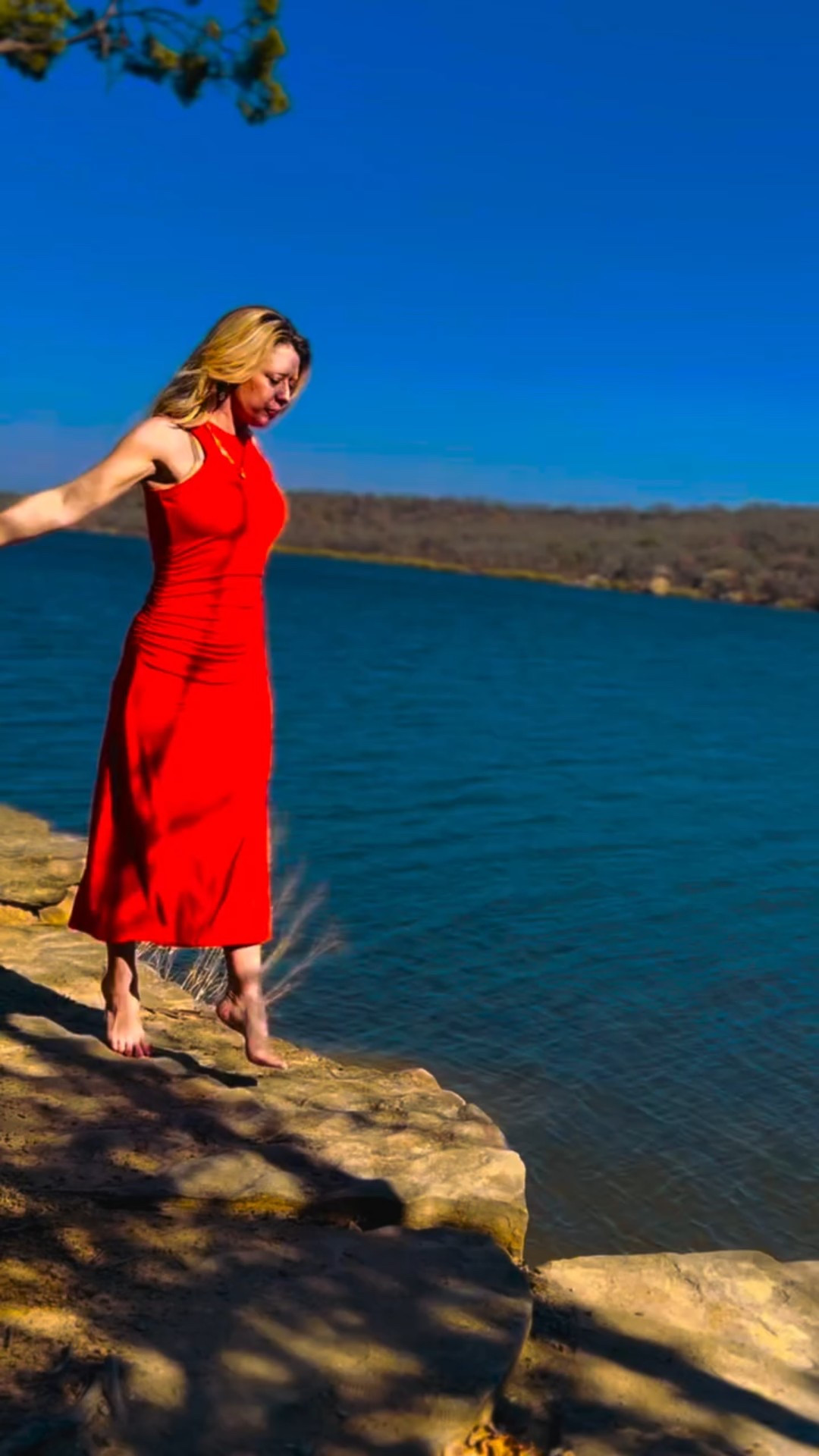 What is soft is strong. In all seasons gentleness is a fruit. This month I’m focusing on the word GENTLE. Gentle to myself, gentle to others. Gentle is strong and soft. What are you focusing on during January? 🌊

#laotzu #wordstoliveby #allthefeels #softgirlera #keepgoing