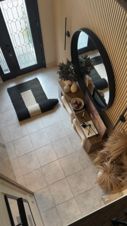 Comment ENTRYWAY and I’ll send you everything I used! 🤎

I used to fill my entryway with a bunch of small fall décor, and it always looked a little… off.

Once I started going bigger with fewer pieces like an oversized vase, statement stems, and warm seasonal accents, everything finally came together. 🍁

If your fall décor feels cluttered, it might not be too much… it might just be too small.

Shop my fall entryway here:
https://liketk.it/61M93

#fallentryway #fallhomedecor #falldecor #entrywaydecor #autumndecor neutralhome cozyhome fallinspo