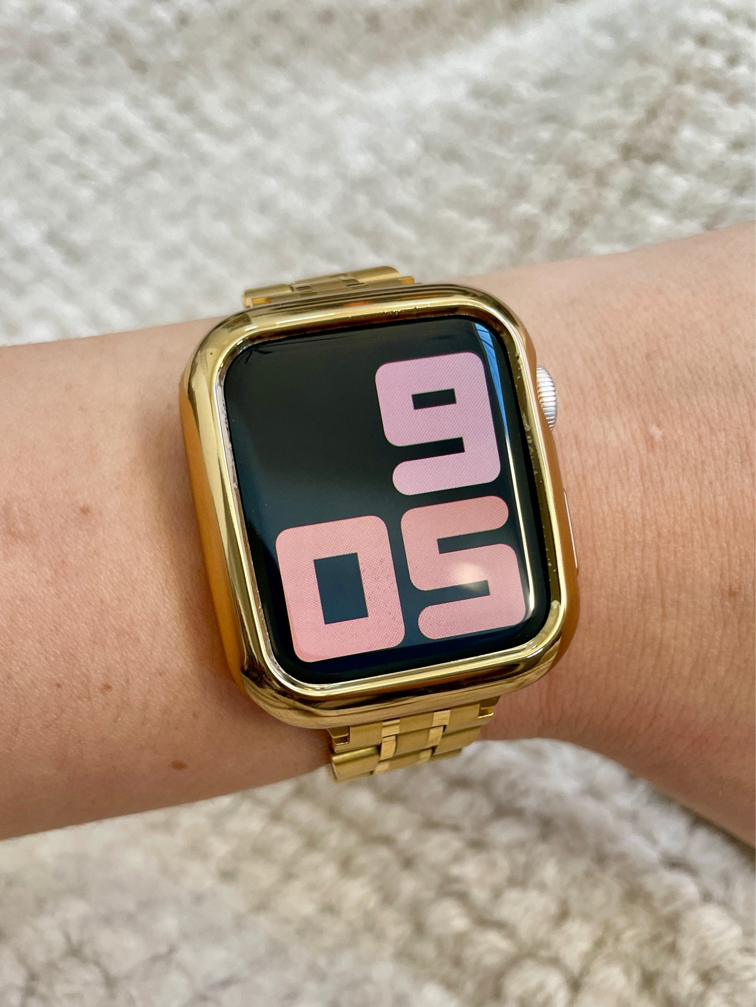 The perfect gold Apple Watch band ⌚️ Under $15 from Amazon! 

#LTKGiftGuide #LTKstyletip #LTKsalealert